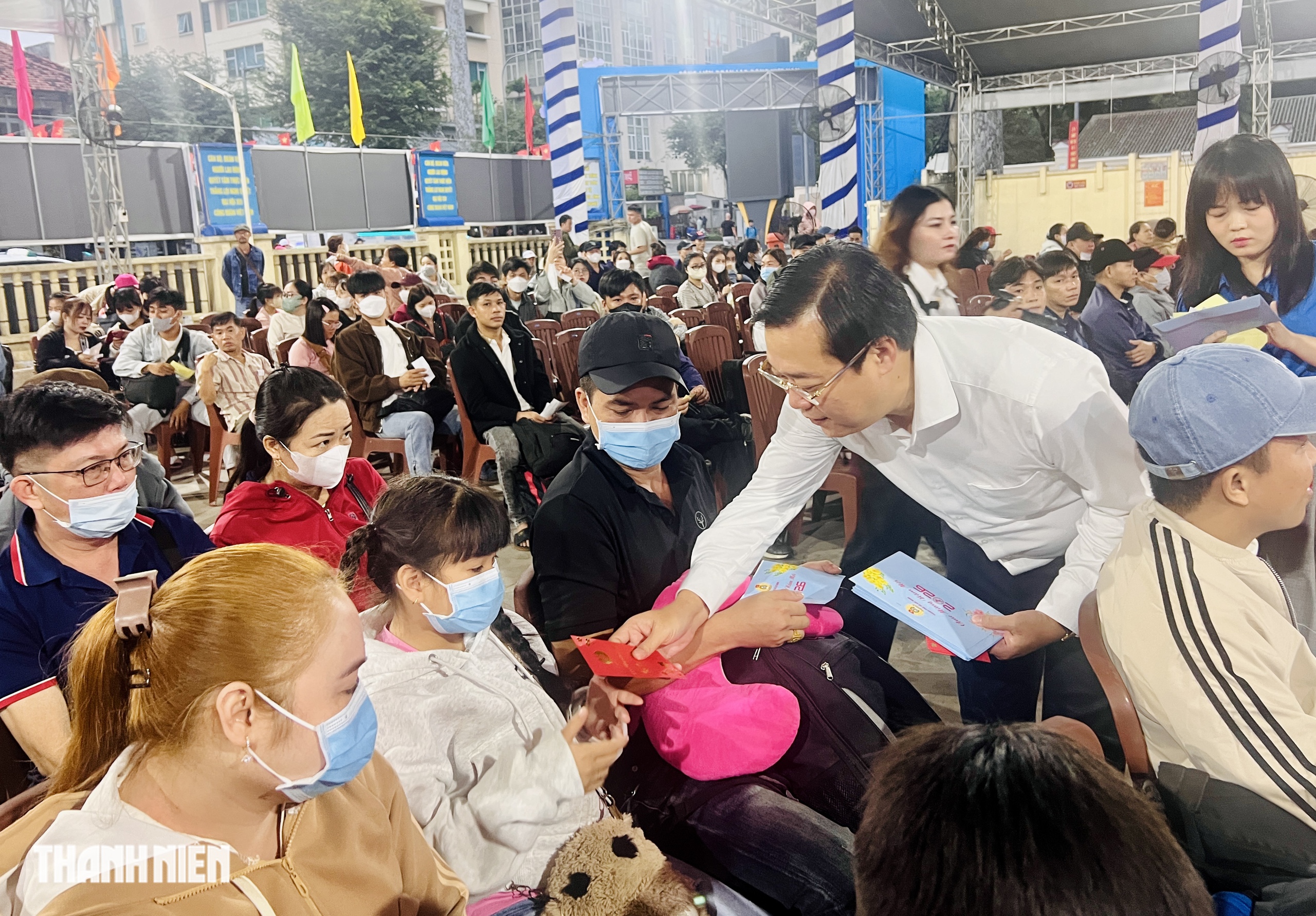 5.000 người về qu&ecirc; ăn tết sớm tr&ecirc;n chuyến xe C&ocirc;ng đo&agrave;n 2026- Ảnh 1.