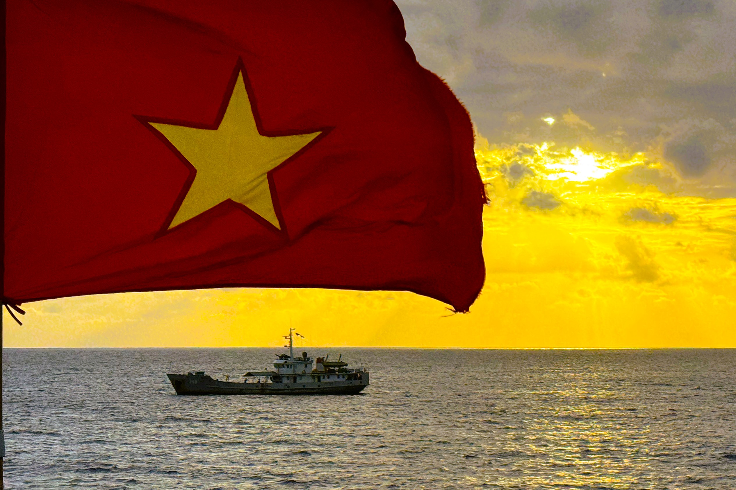 Tết ở Trường Sa - Kỳ 8: Vui xu&acirc;n kh&ocirc;ng qu&ecirc;n nhiệm vụ- Ảnh 3.