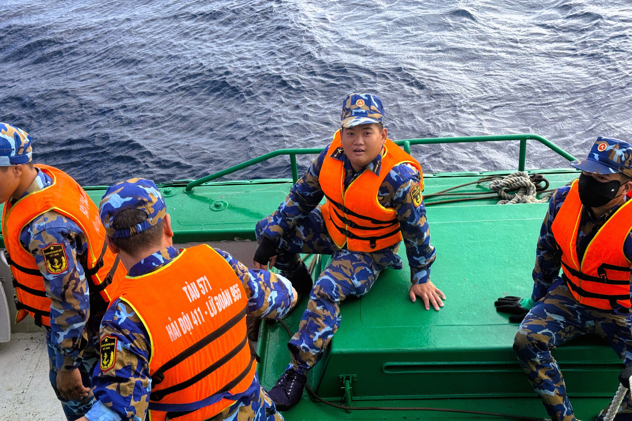 Tết ở Trường Sa - Kỳ 7: Ươm b&agrave;ng vu&ocirc;ng, Sinh Tồn xanh xanh- Ảnh 18.