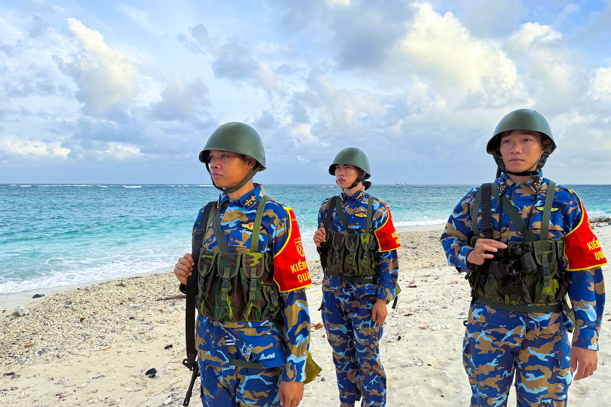 Tết ở Trường Sa - Kỳ 8: Vui xu&acirc;n kh&ocirc;ng qu&ecirc;n nhiệm vụ- Ảnh 12.