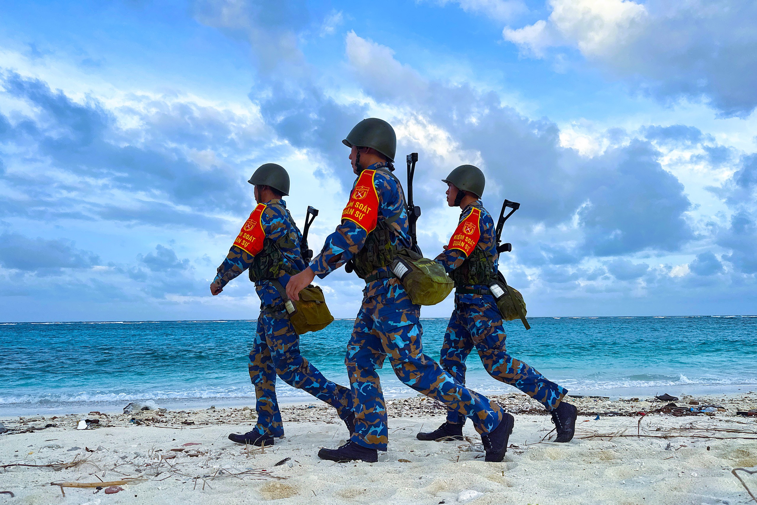 Tết ở Trường Sa - Kỳ 8: Vui xu&acirc;n kh&ocirc;ng qu&ecirc;n nhiệm vụ- Ảnh 16.