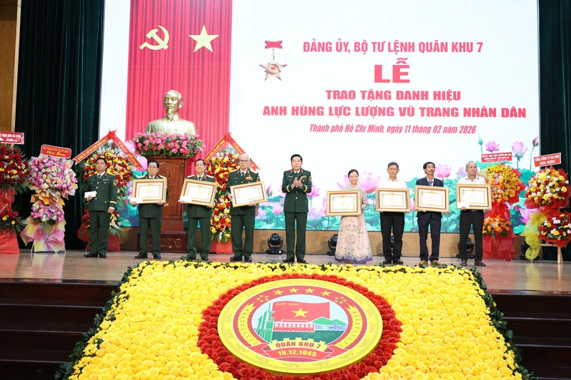 7 tướng lĩnh quân đội nhận danh hiệu Anh hùng Lực lượng vũ trang nhân dân- Ảnh 1.