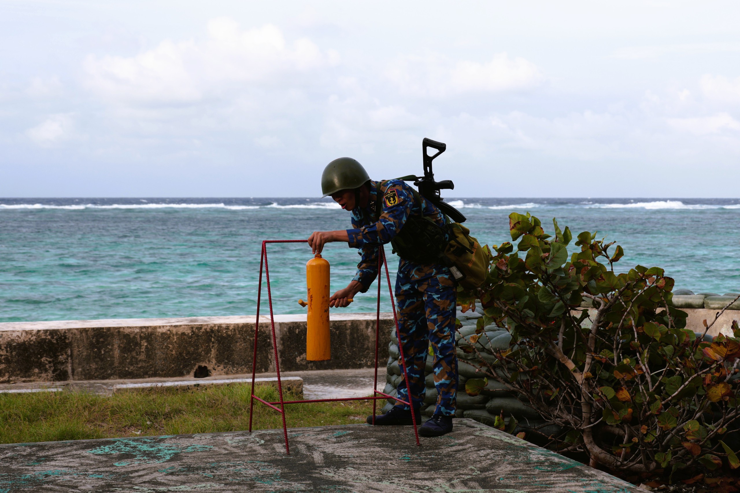 Tết ở Trường Sa - Kỳ 8: Vui xu&acirc;n kh&ocirc;ng qu&ecirc;n nhiệm vụ- Ảnh 19.