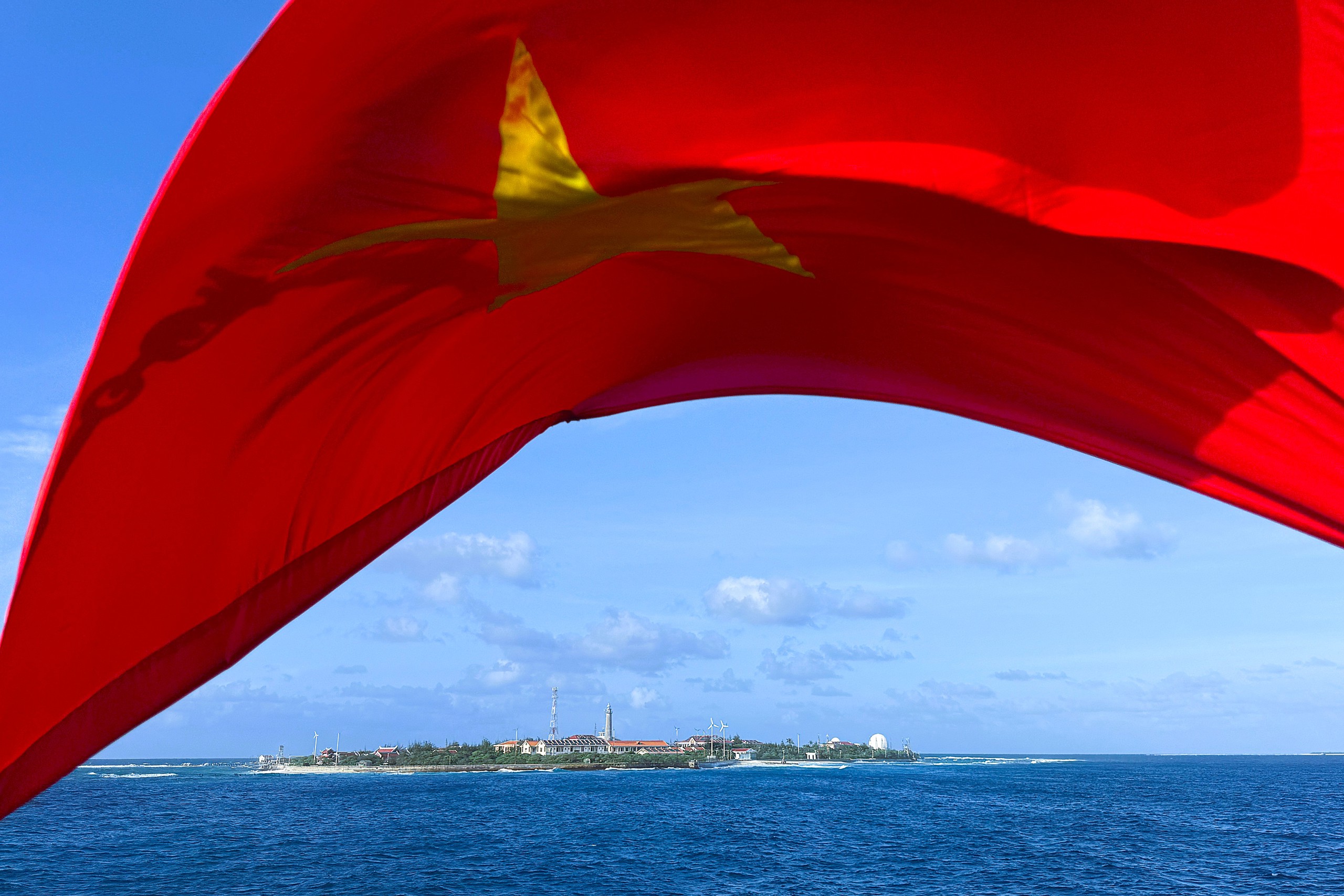 Tết ở Trường Sa - Kỳ 8: Vui xu&acirc;n kh&ocirc;ng qu&ecirc;n nhiệm vụ- Ảnh 1.