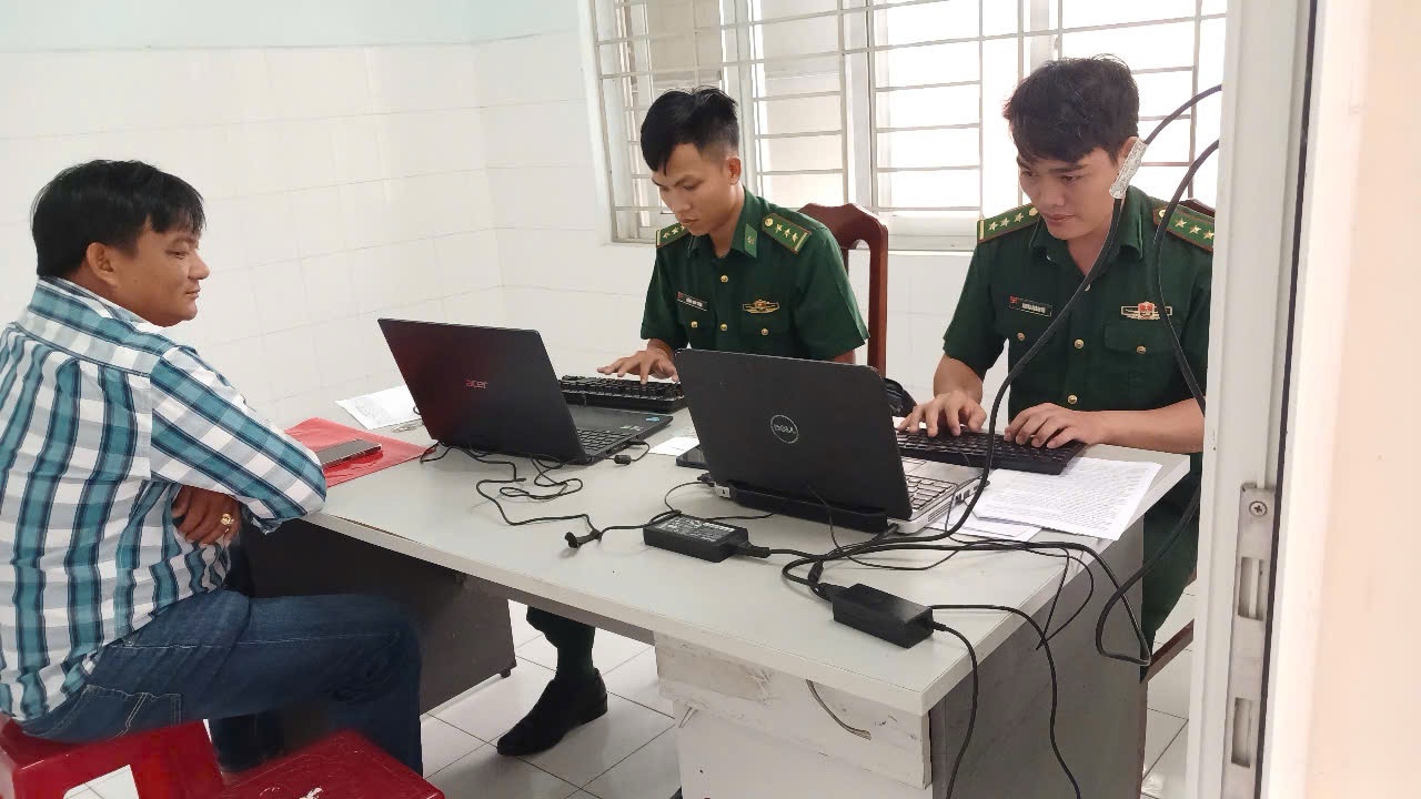 Xử lý 830 tàu cá khai thác thủy sản bất hợp pháp, không báo cáo- Ảnh 2.