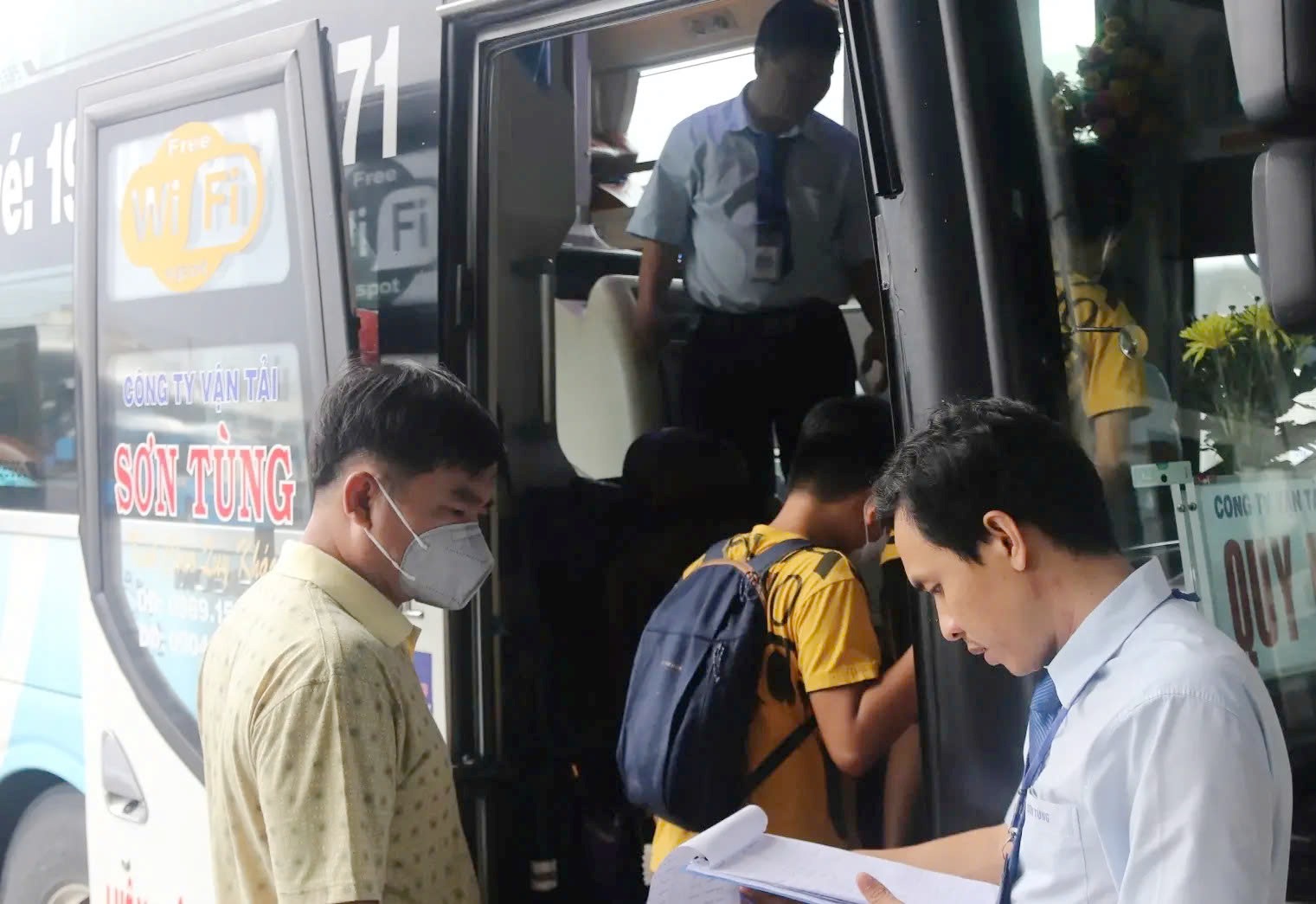 Đà Nẵng 'chặn cửa' xe khách kém an toàn, siết quản lý xe giường nằm 2 tầng- Ảnh 1.