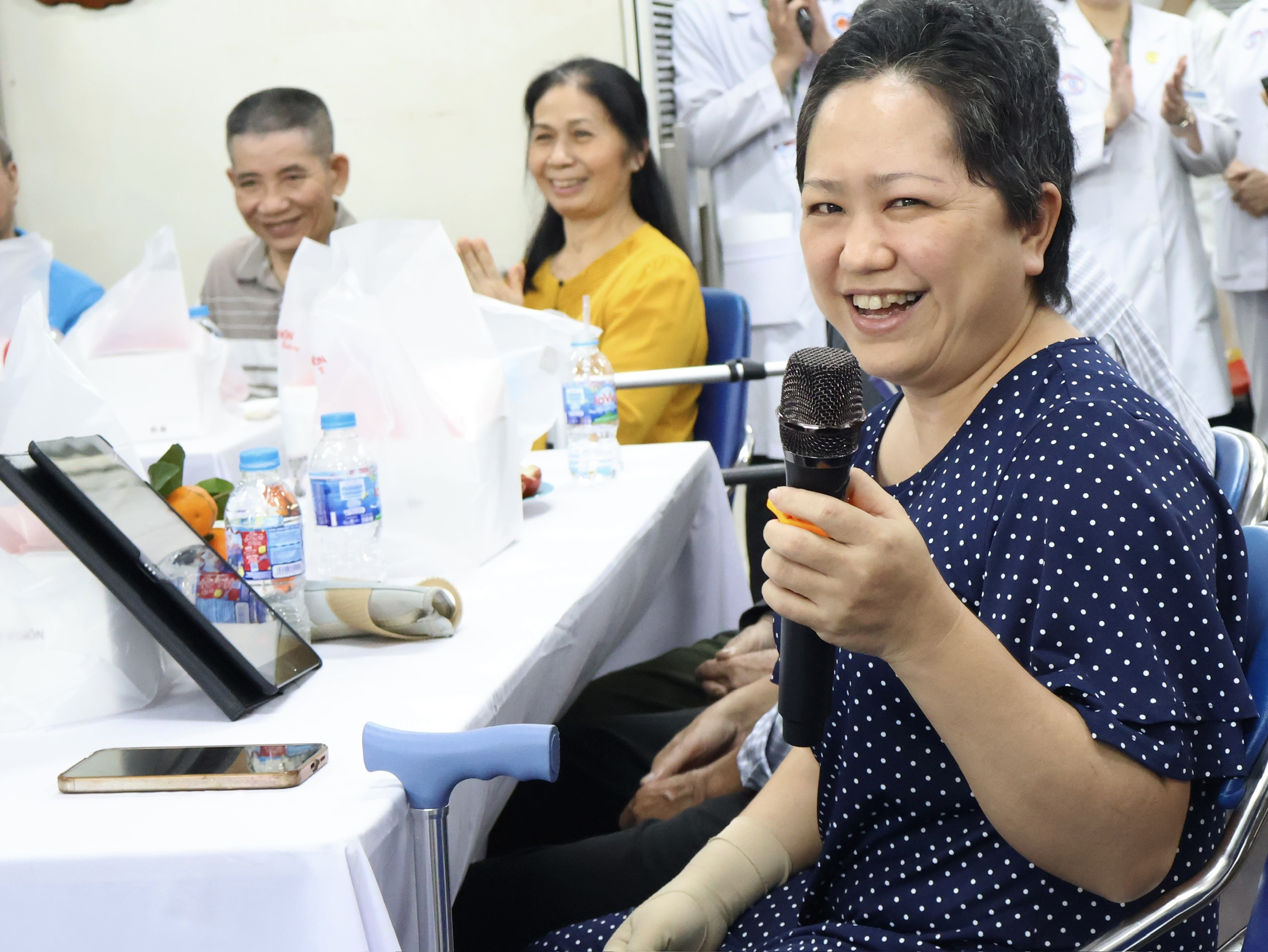 Tiệc tất ni&ecirc;n đặc biệt ở Bệnh viện Chợ Rẫy: Khoảnh khắc khiến bệnh nh&acirc;n nghẹn ng&agrave;o - Ảnh 3.