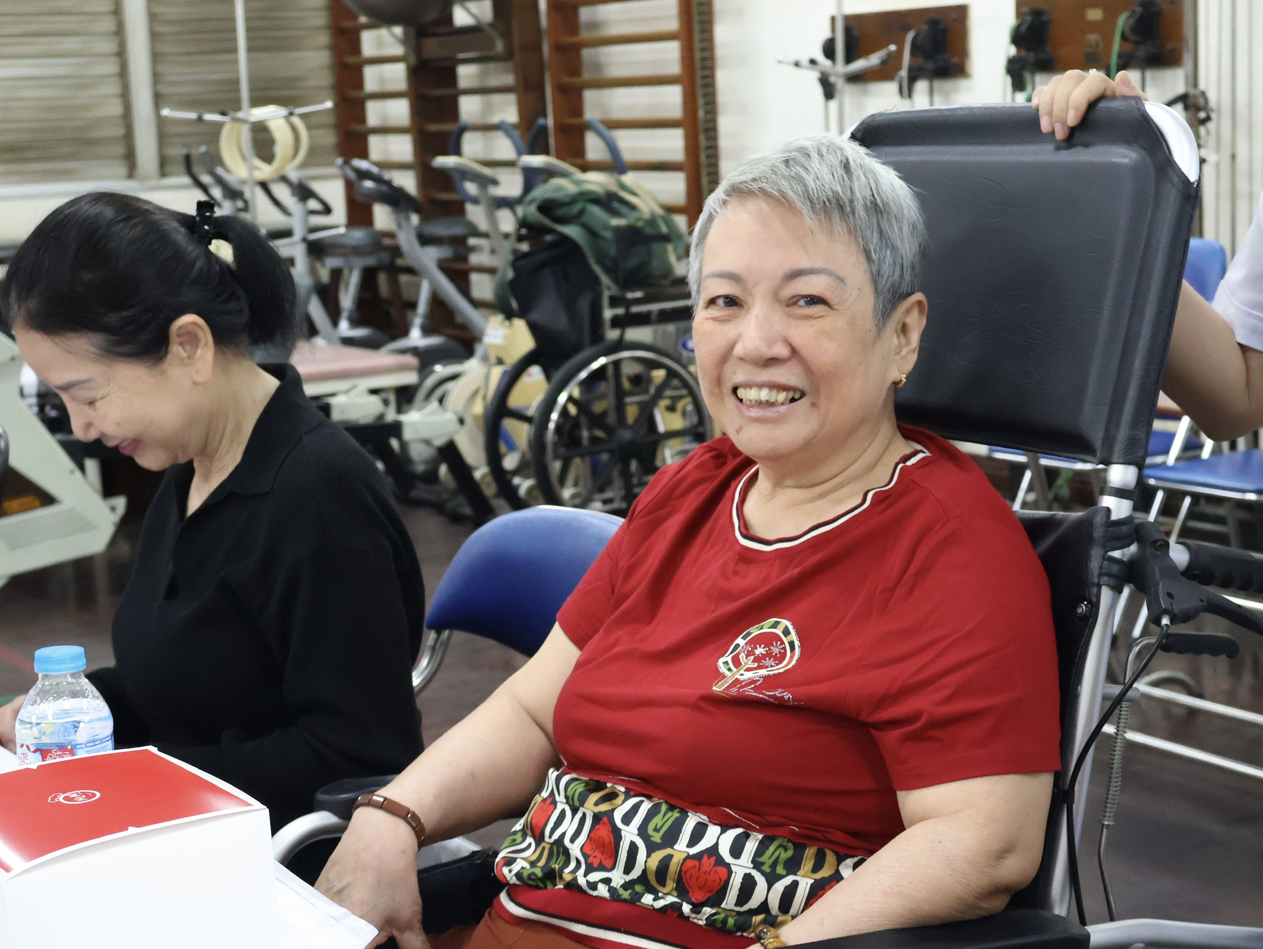 Tiệc tất ni&ecirc;n đặc biệt ở Bệnh viện Chợ Rẫy: Khoảnh khắc khiến bệnh nh&acirc;n nghẹn ng&agrave;o - Ảnh 10.