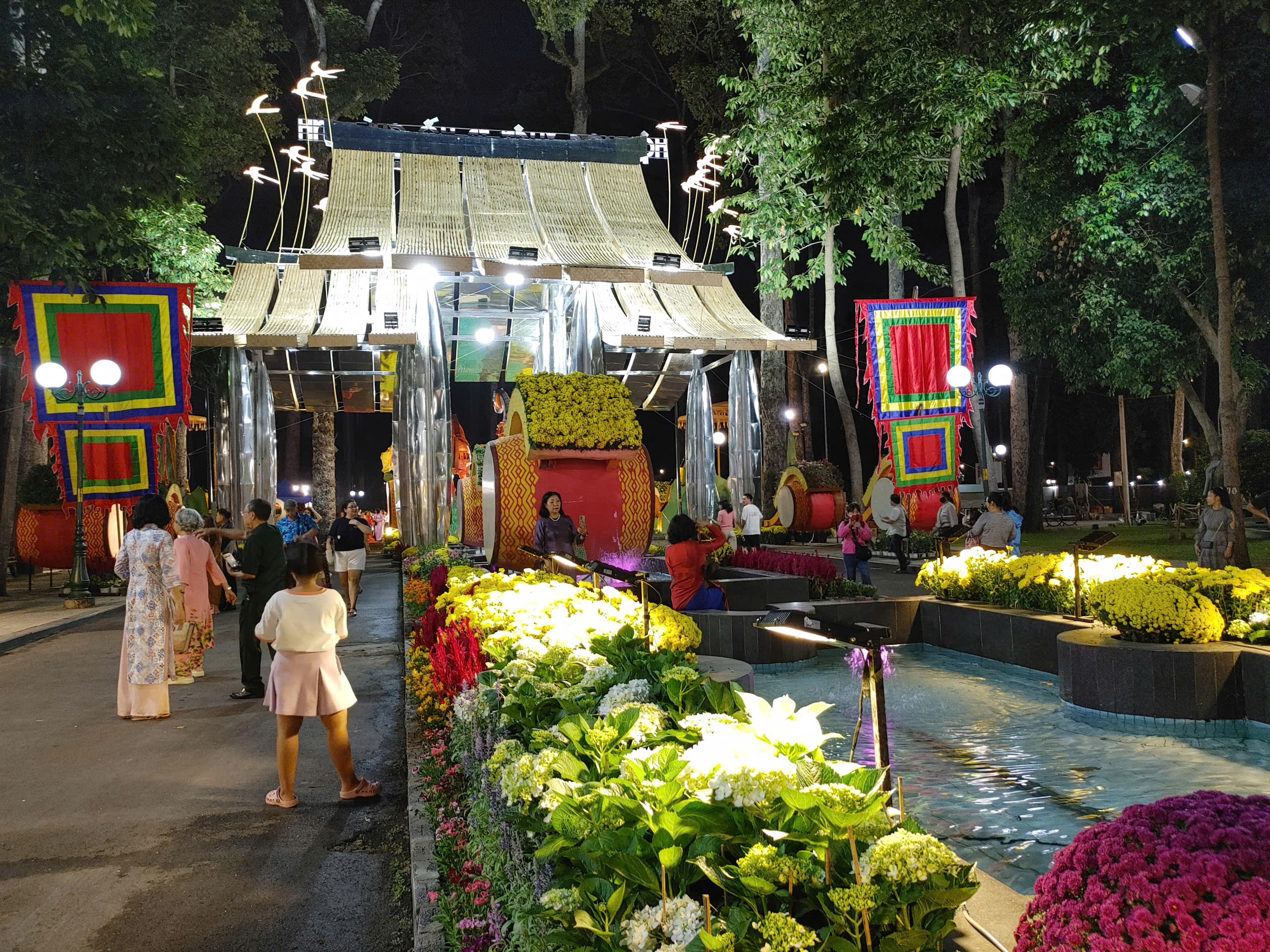 Hội hoa xuân Tao Đàn 46 khai mạc, rực rỡ sắc Ngọ giữa lòng TP.HCM- Ảnh 4.