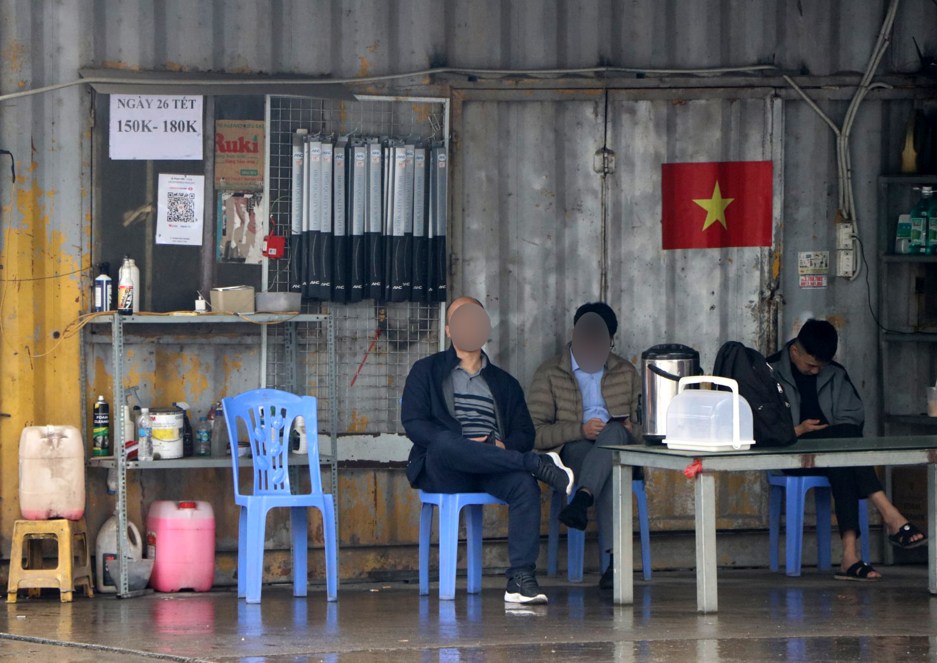 Giá tăng từng ngày, dịch vụ rửa xe 'hốt bạc' dịp cận tết- Ảnh 2. Giá tăng từng ngày, dịch vụ rửa xe 'hốt bạc' dịp cận tết- Ảnh 2.