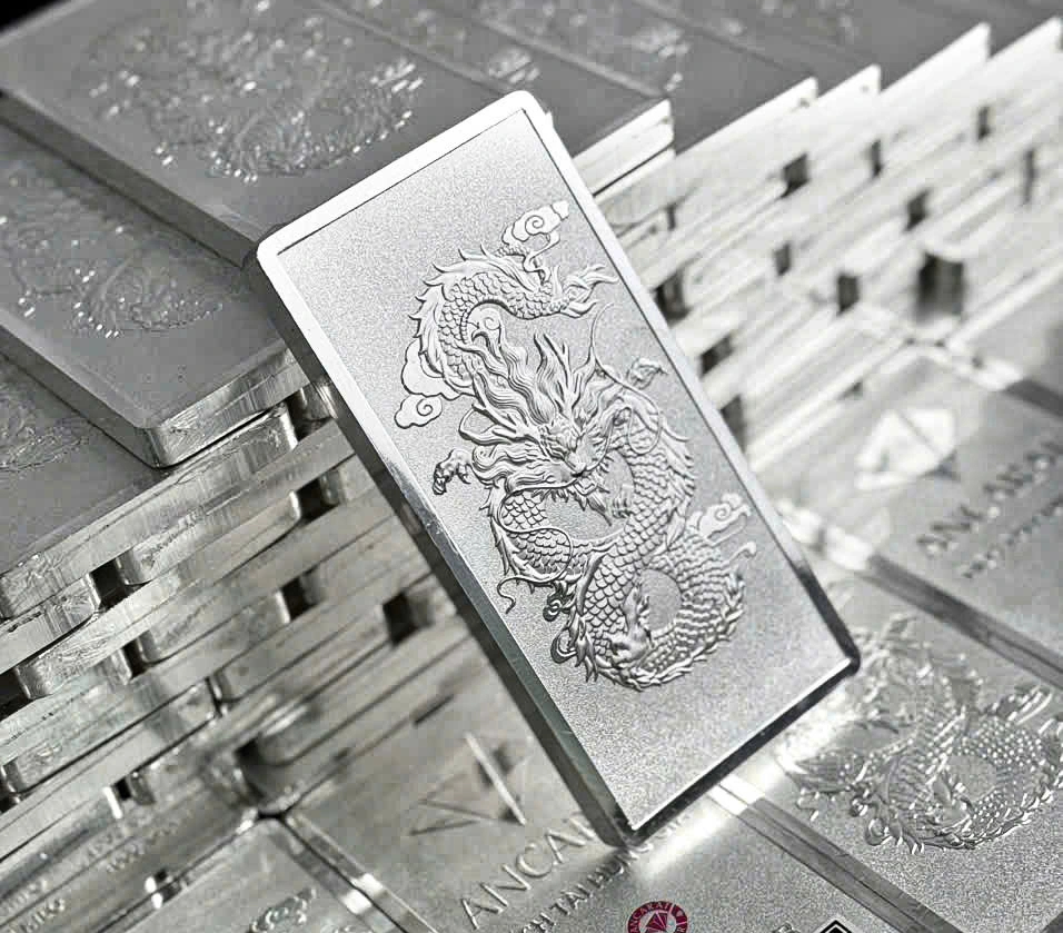 Giá bạc 'rơi' thẳng đứng, mỗi kg mất hơn 6 triệu đồng- Ảnh 1.