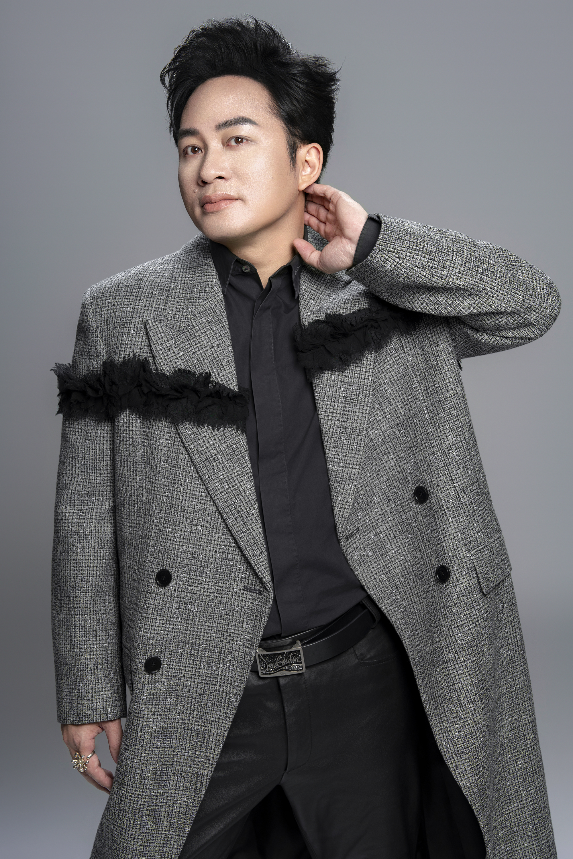 Tùng Dương: 'Tôi vẫn còn rất trẻ và thanh xuân vẫn bất tận' - Ảnh 2.