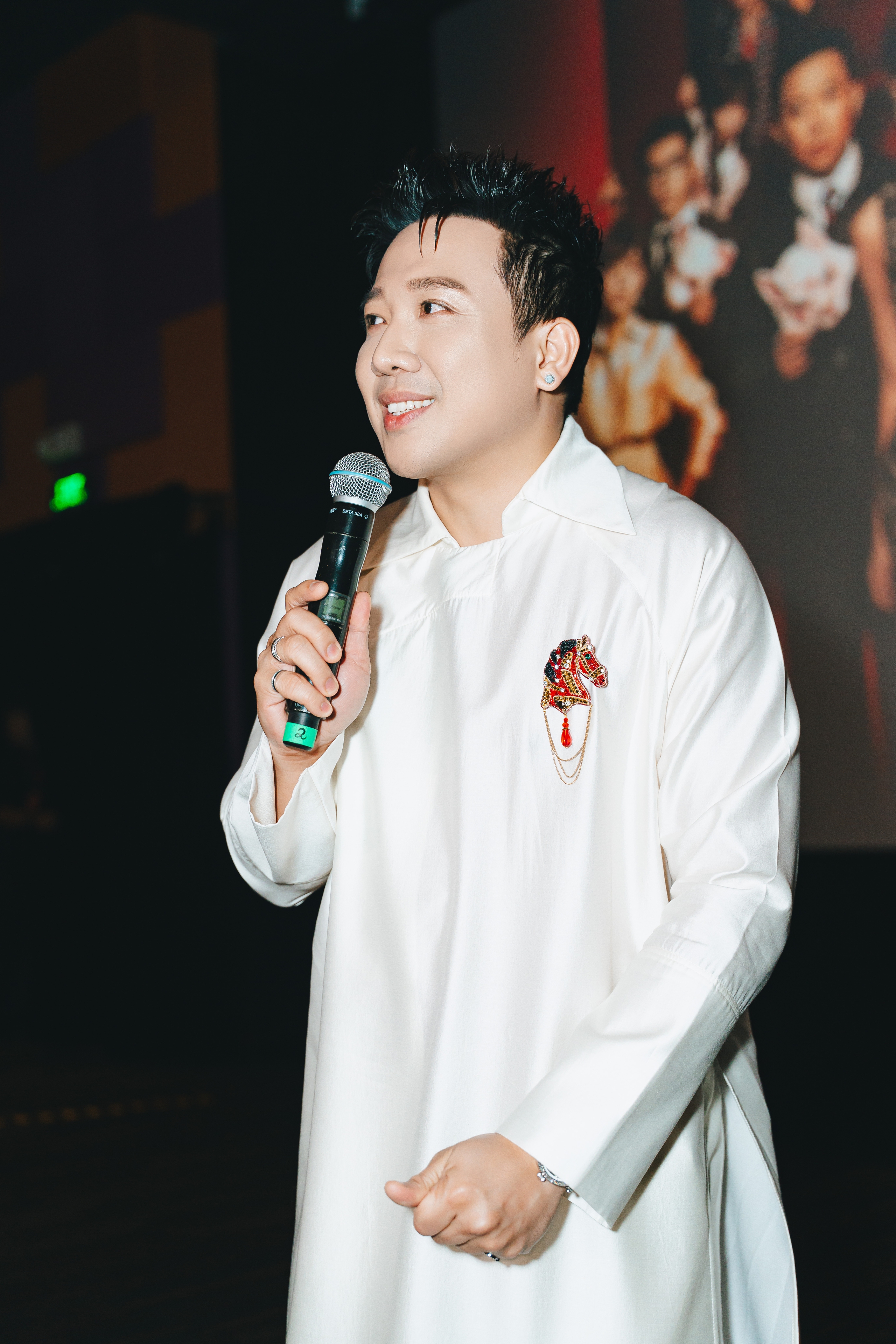 Cảnh nóng trong phim tết của Trấn Thành - Ảnh 3.