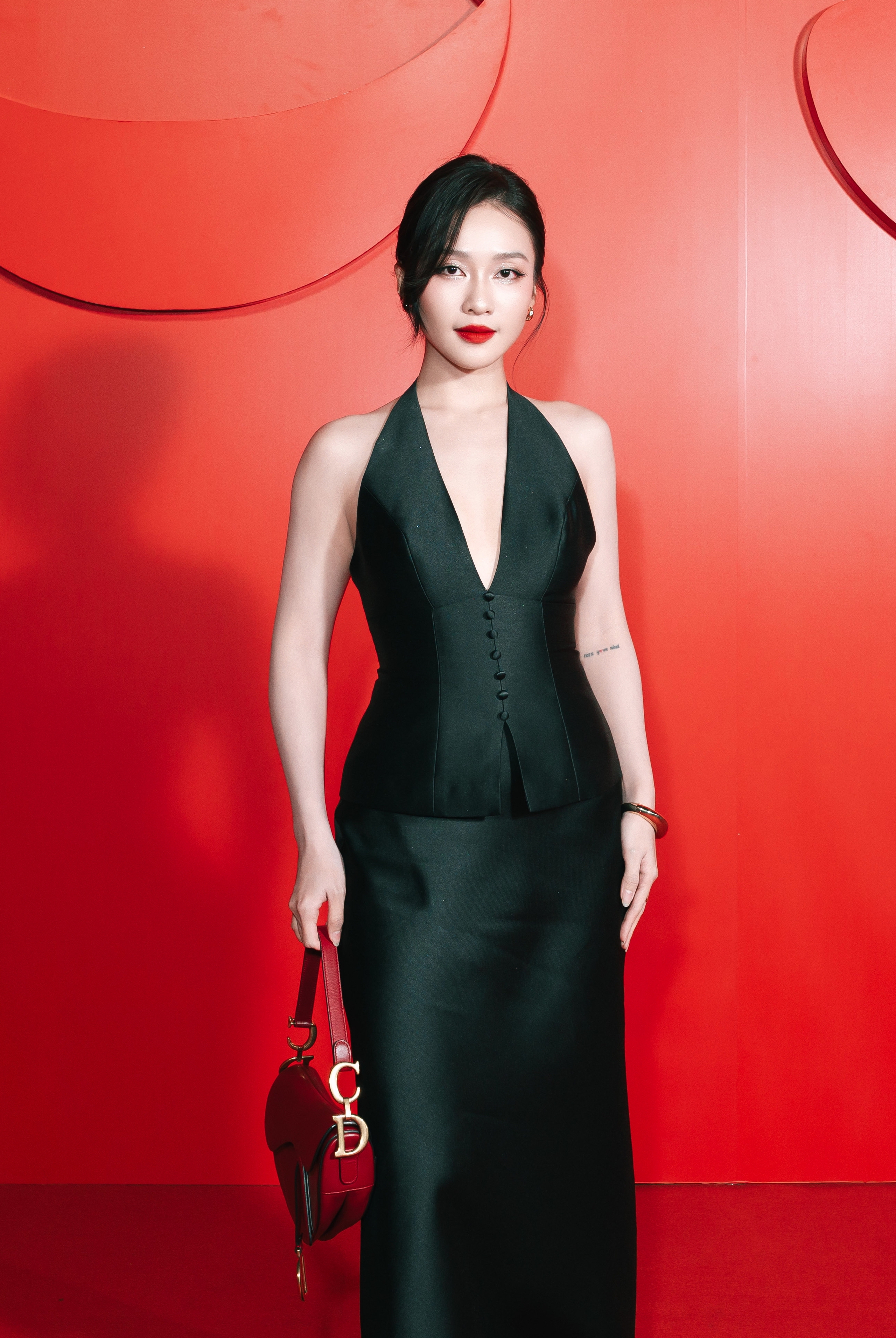 Hari Won gợi cảm mừng Trấn Th&agrave;nh ra phim tết, tiết lộ chuyện &lsquo;nghi ngờ&rsquo; chồng - Ảnh 9.