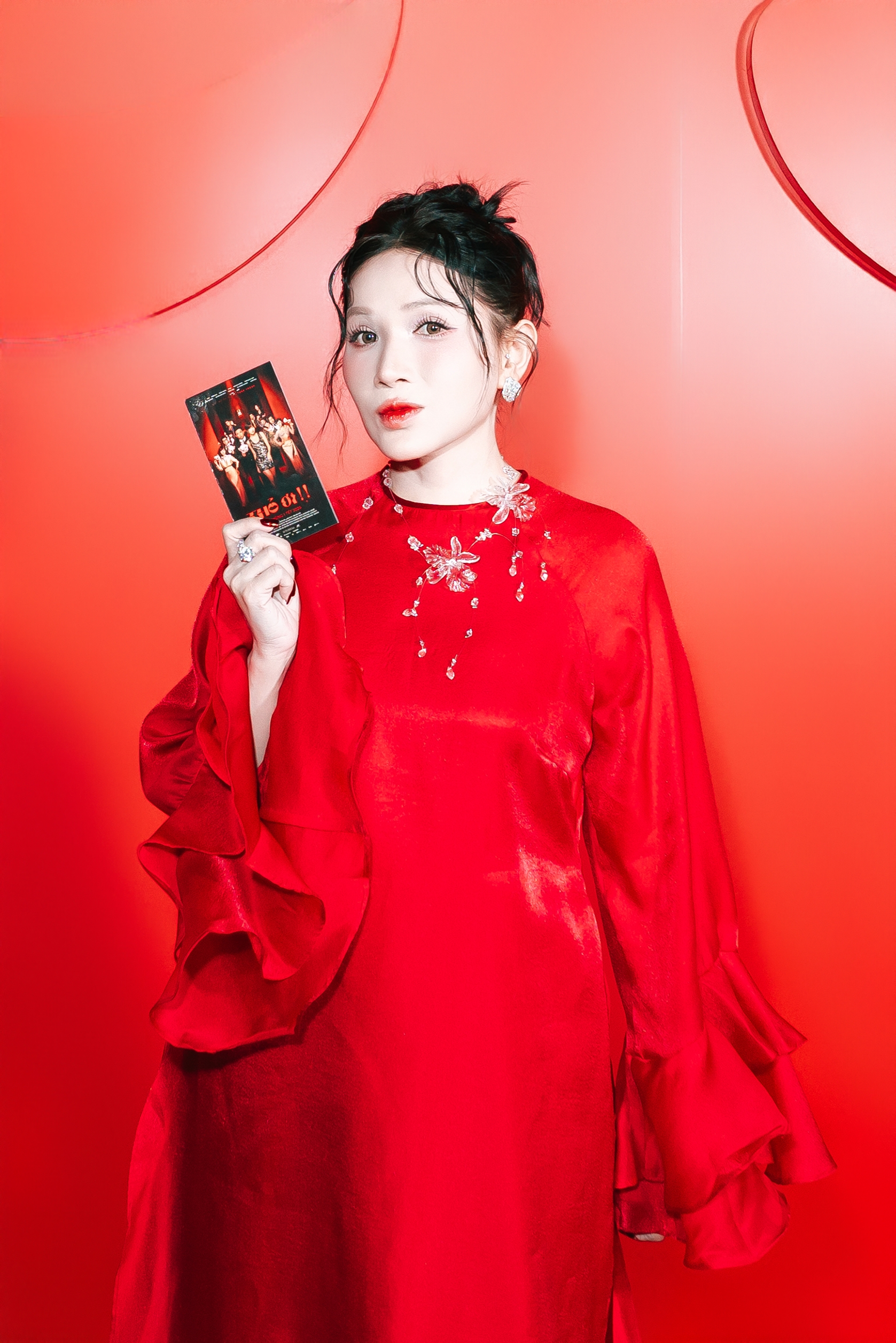 Hari Won gợi cảm mừng Trấn Th&agrave;nh ra phim tết, tiết lộ chuyện &lsquo;nghi ngờ&rsquo; chồng - Ảnh 11.