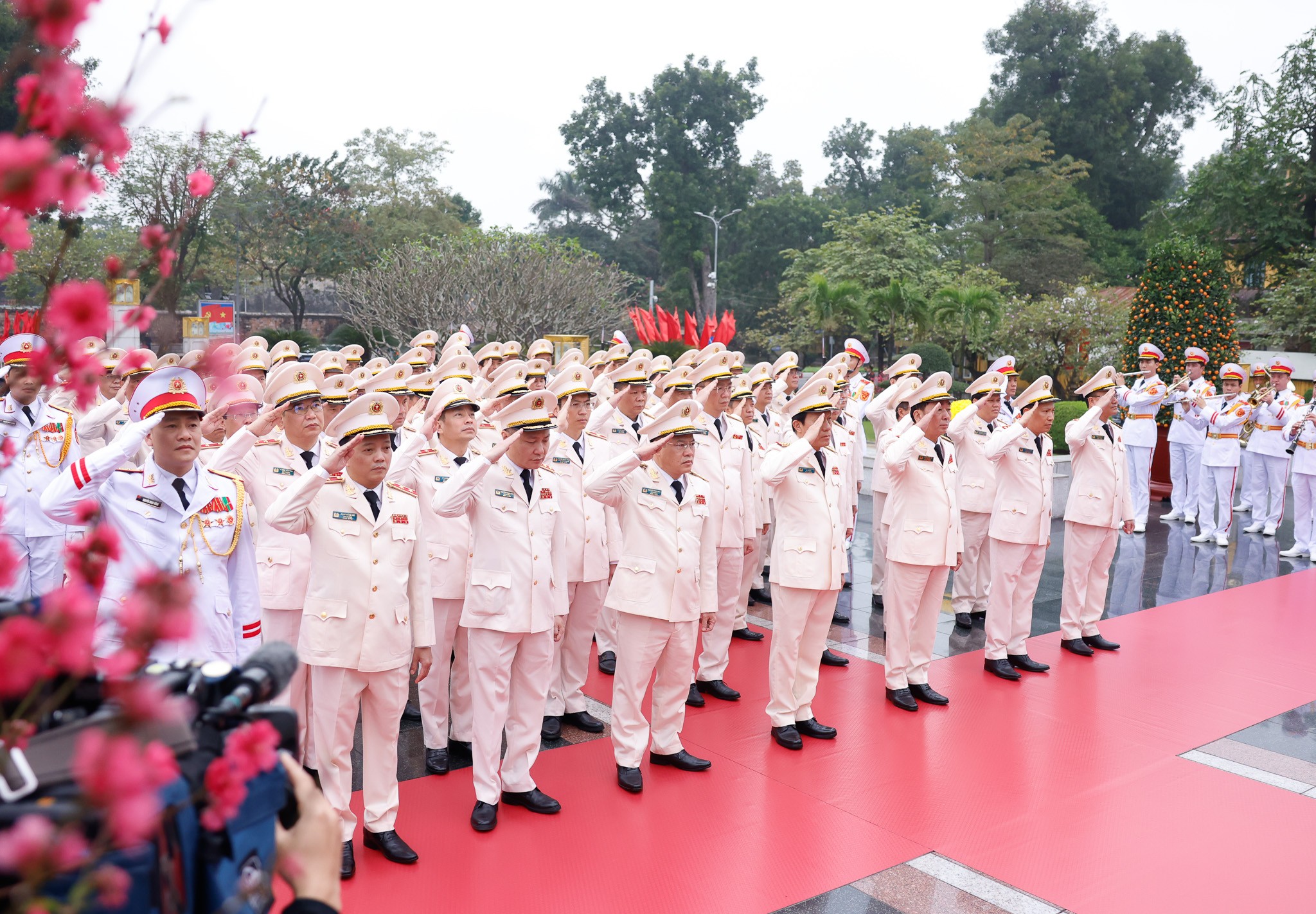 L&atilde;nh đạo Đảng, Nh&agrave; nước viếng Chủ tịch Hồ Ch&iacute; Minh- Ảnh 4.