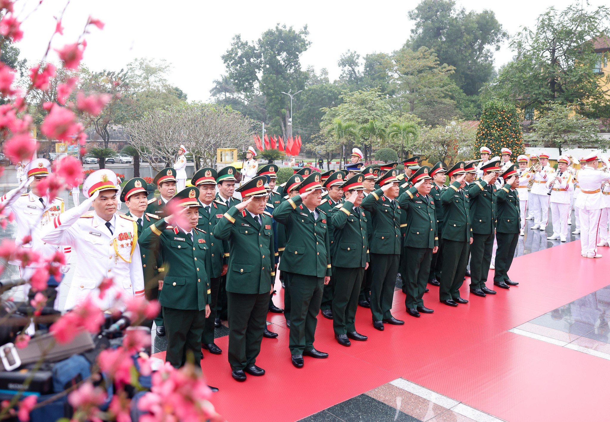 L&atilde;nh đạo Đảng, Nh&agrave; nước viếng Chủ tịch Hồ Ch&iacute; Minh- Ảnh 5.