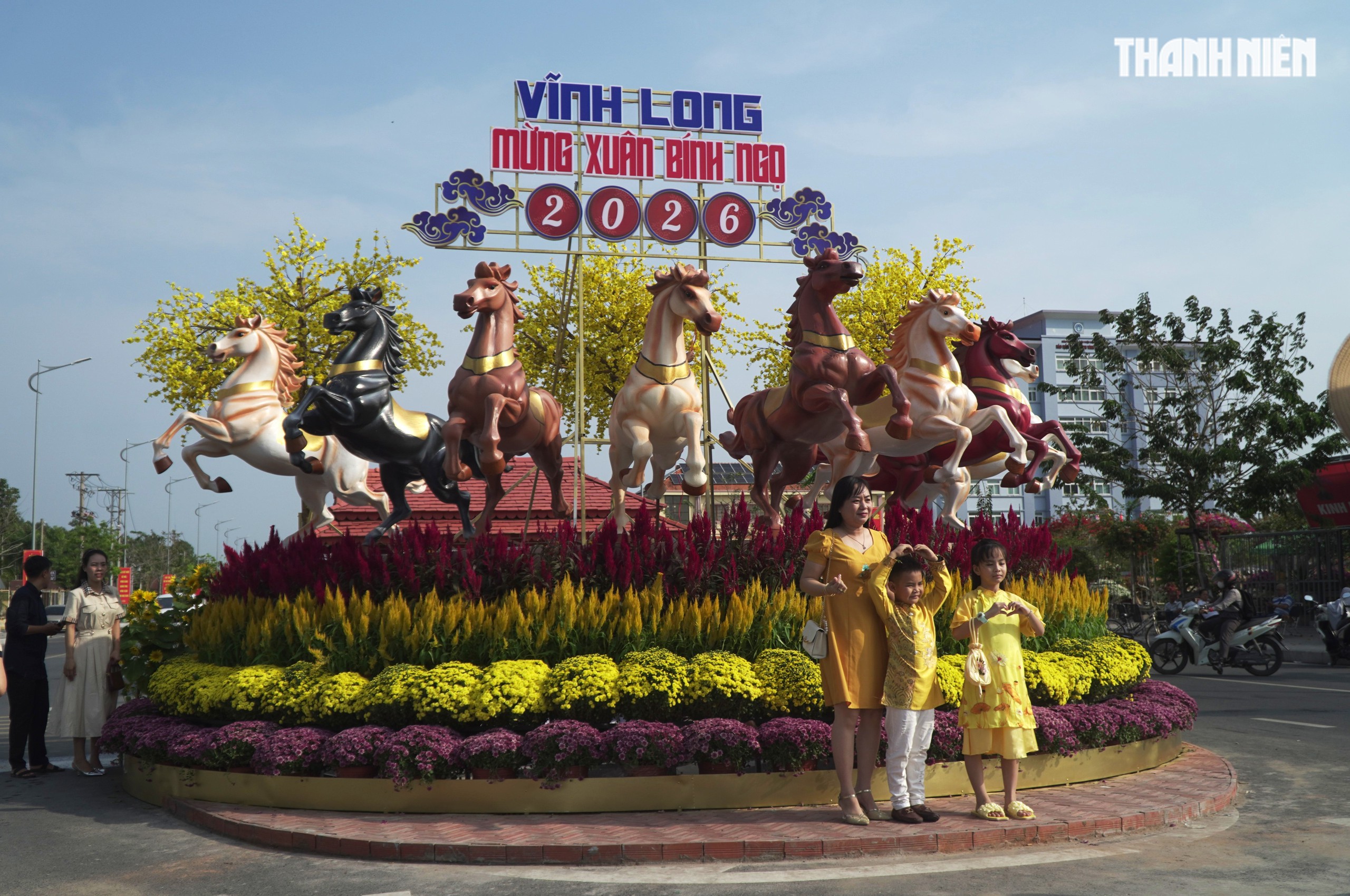 Chi&ecirc;m ngưỡng đại cảnh 'M&atilde; vương tụ lộc', 'B&aacute;t m&atilde; hưng thịnh' mừng Xu&acirc;n B&iacute;nh Ngọ 2026- Ảnh 3.