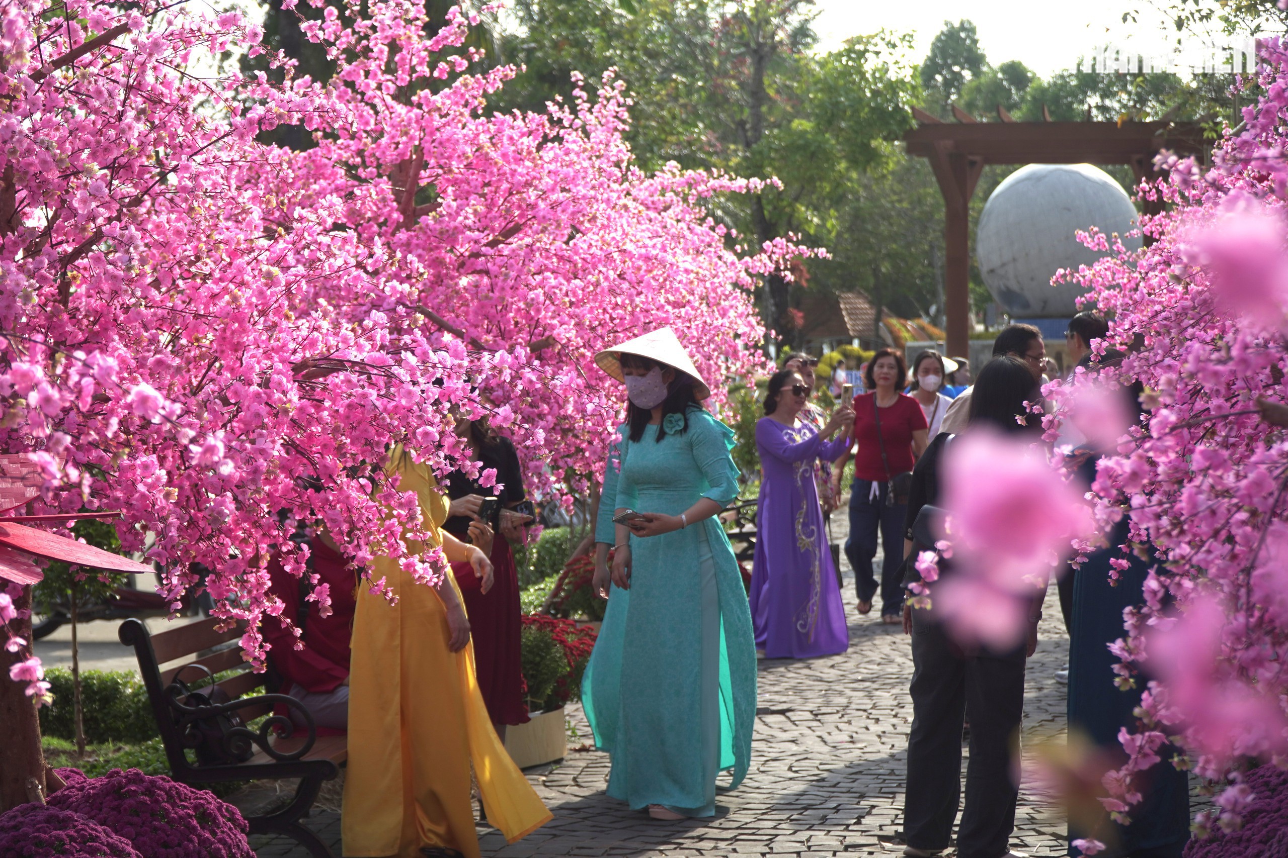 Chi&ecirc;m ngưỡng đại cảnh 'M&atilde; vương tụ lộc', 'B&aacute;t m&atilde; hưng thịnh' mừng Xu&acirc;n B&iacute;nh Ngọ 2026- Ảnh 6.