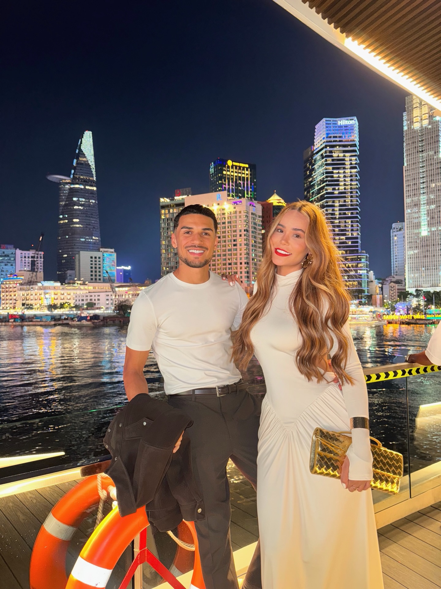 Đỗ Ho&agrave;ng H&ecirc;n: 'T&ocirc;i muốn kho&aacute;c &aacute;o đội tuyển Việt Nam, c&ugrave;ng Xu&acirc;n Son đấu Malaysia'- Ảnh 6.