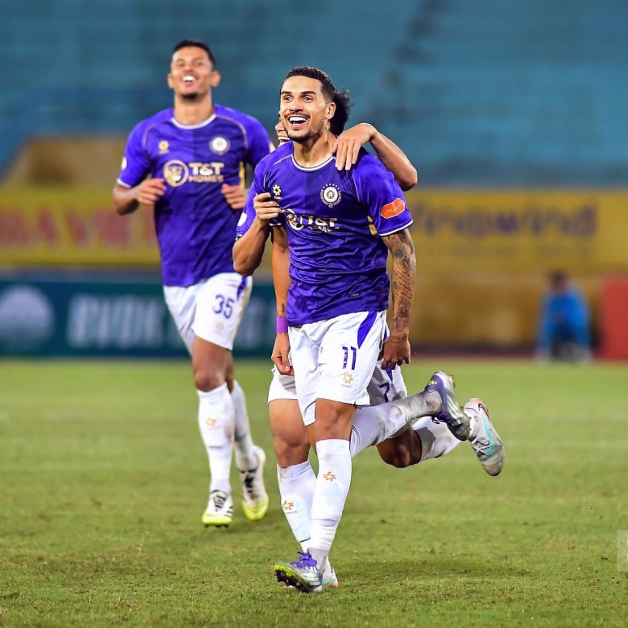 Đỗ Ho&agrave;ng H&ecirc;n: 'T&ocirc;i muốn kho&aacute;c &aacute;o đội tuyển Việt Nam, c&ugrave;ng Xu&acirc;n Son đấu Malaysia'- Ảnh 2.