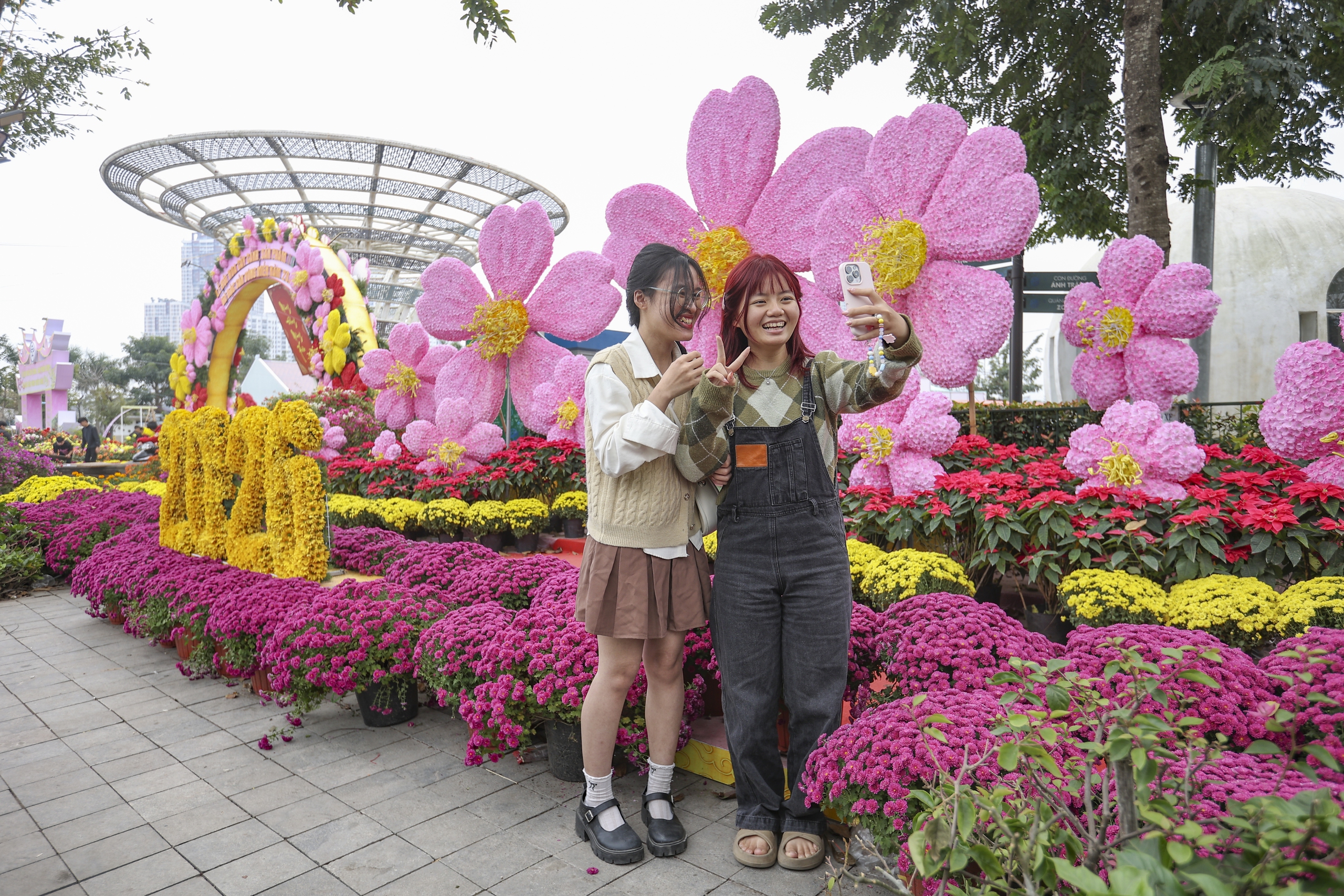 Ngắm d&agrave;n linh vật ngựa độc đ&aacute;o đ&oacute;n xu&acirc;n B&iacute;nh Ngọ 2026 ở H&agrave; Nội- Ảnh 5.