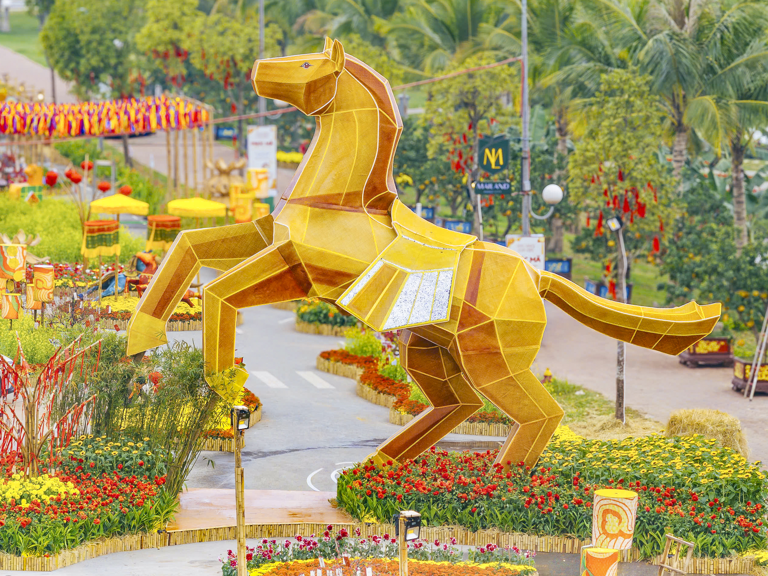 Ngắm d&agrave;n linh vật ngựa độc đ&aacute;o đ&oacute;n xu&acirc;n B&iacute;nh Ngọ 2026 ở H&agrave; Nội- Ảnh 7.