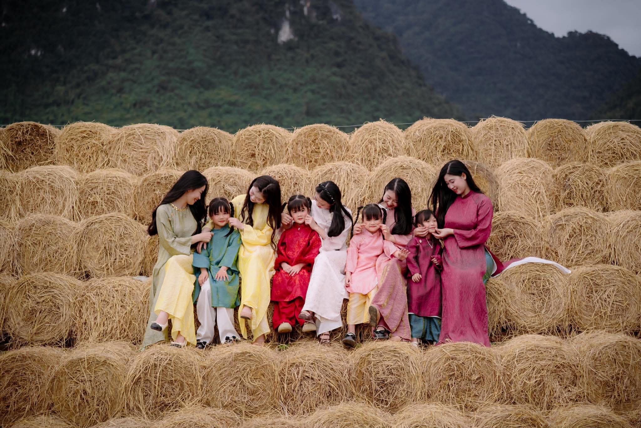 Thú vị điểm 'check-in' tết với 400 cuộn rơm tại Quảng Trị- Ảnh 3. Thú vị điểm 'check-in' tết với 400 cuộn rơm tại Quảng Trị- Ảnh 3.