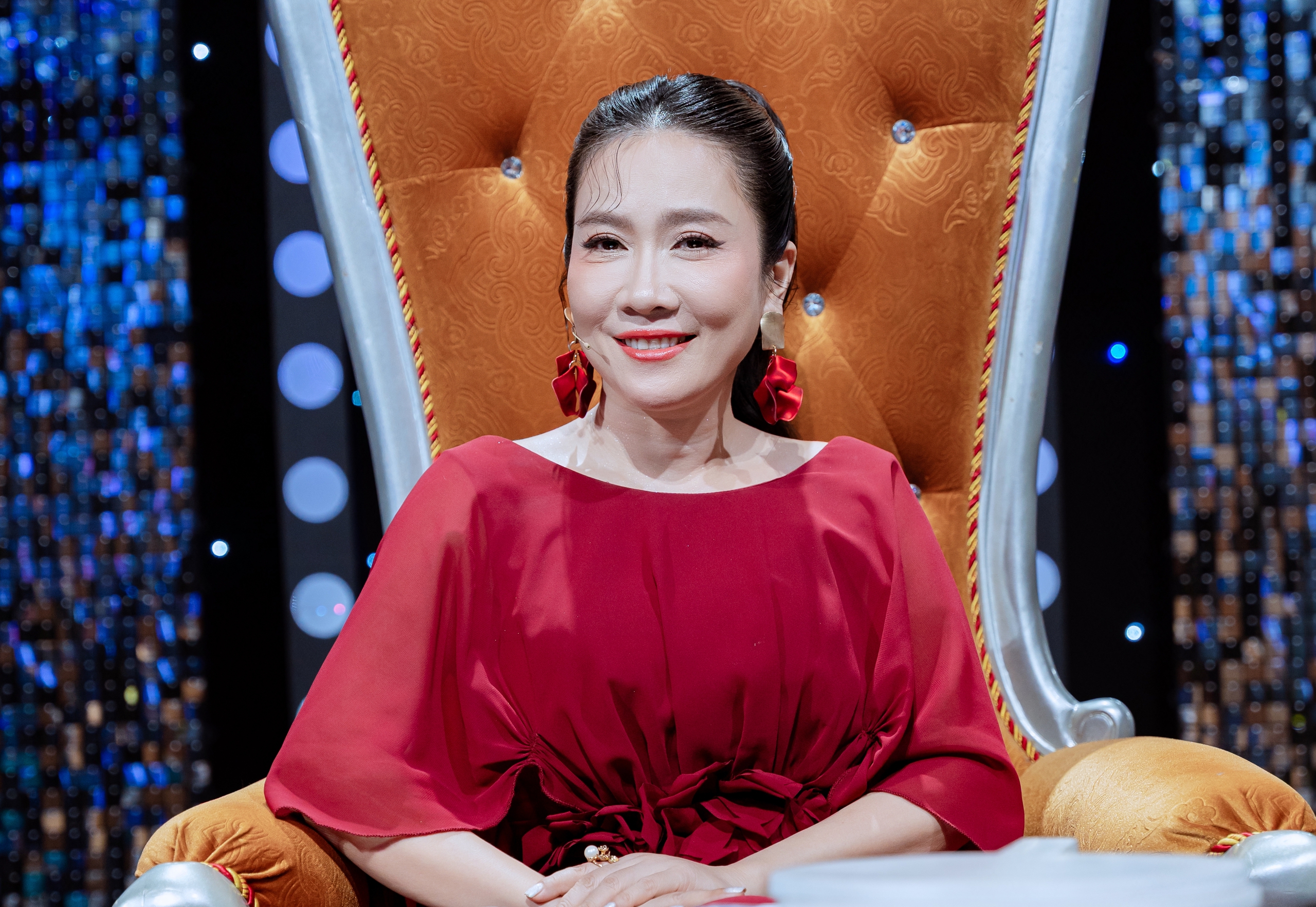 Cuộc sống kín tiếng của NSƯT Vân Khánh ở tuổi U.50 - Ảnh 1.