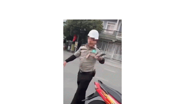 TP.HCM: X&aacute;c minh clip bảo vệ khu đ&ocirc; thị hăm dọa t&agrave;i xế c&ocirc;ng nghệ- Ảnh 2.