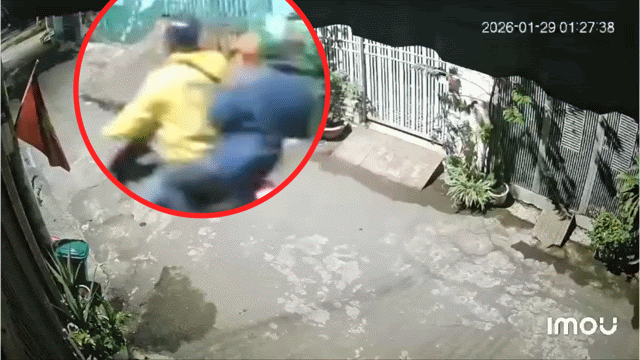 C&ocirc;ng an TP.HCM bắt 2 người d&ugrave;ng s&uacute;ng điện tự chế trộm ch&oacute;- Ảnh 2.