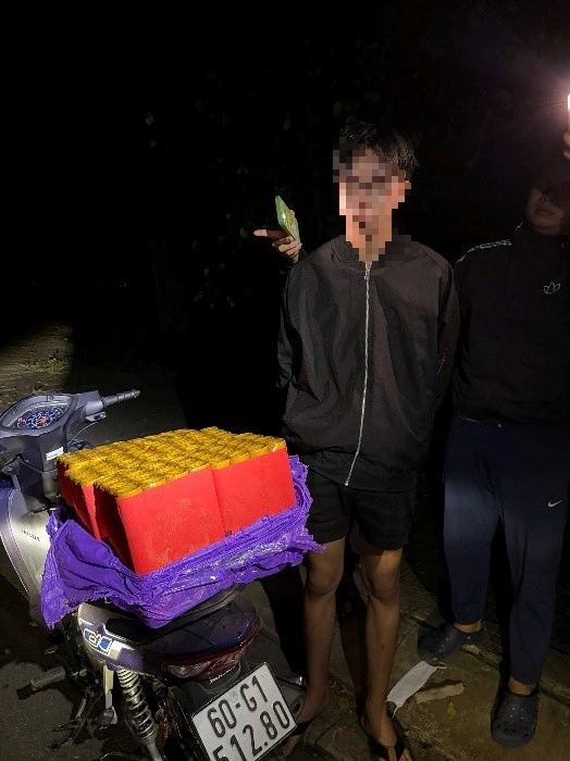 Gần tết, nam thanh niên bị bắt vì sản xuất pháo nổ- Ảnh 1.