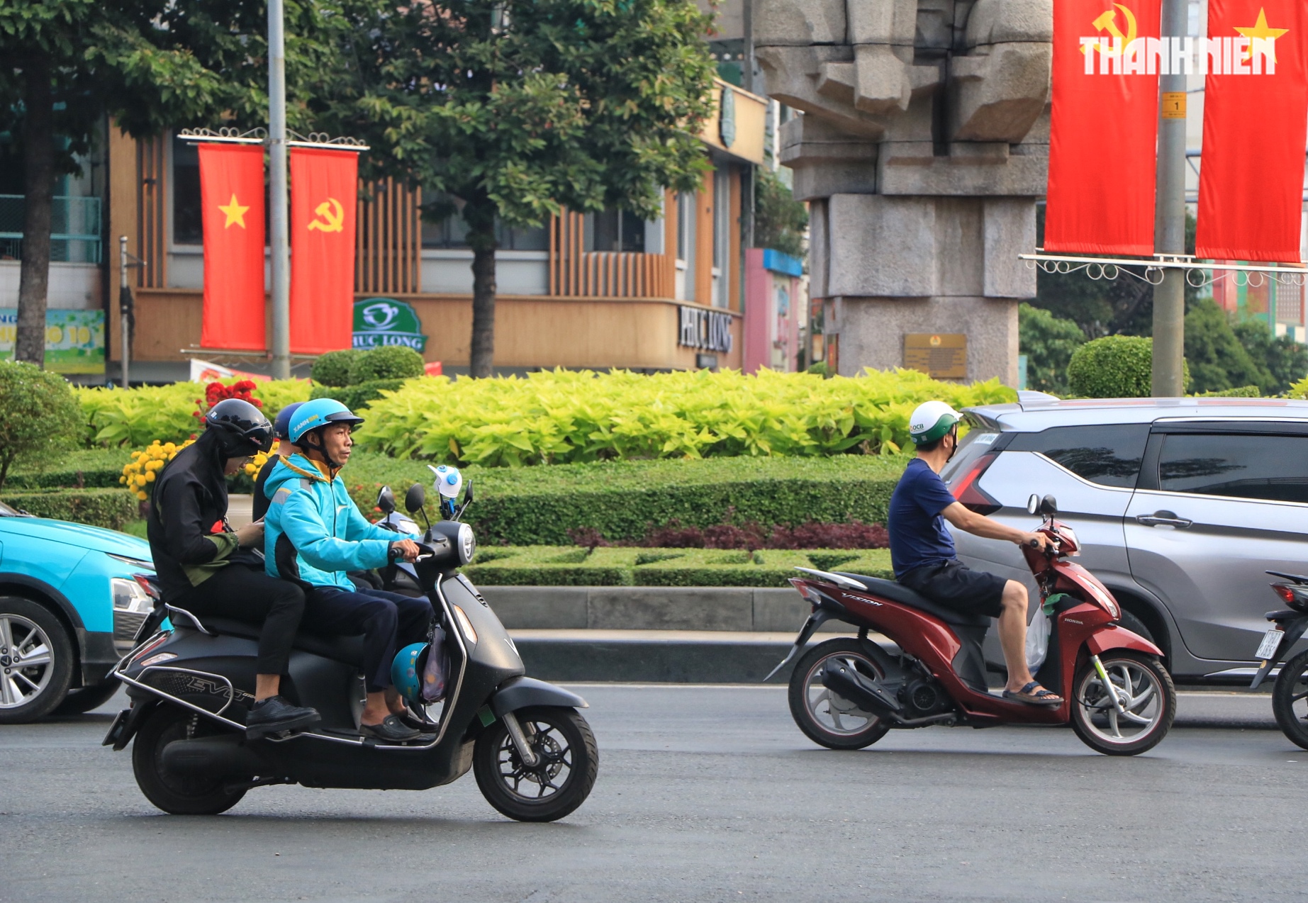 Ngày đầu nghỉ tết Bính Ngọ: Bất ngờ đường phố trung tâm TP.HCM sáng 27 tháng chạp - Ảnh 3.