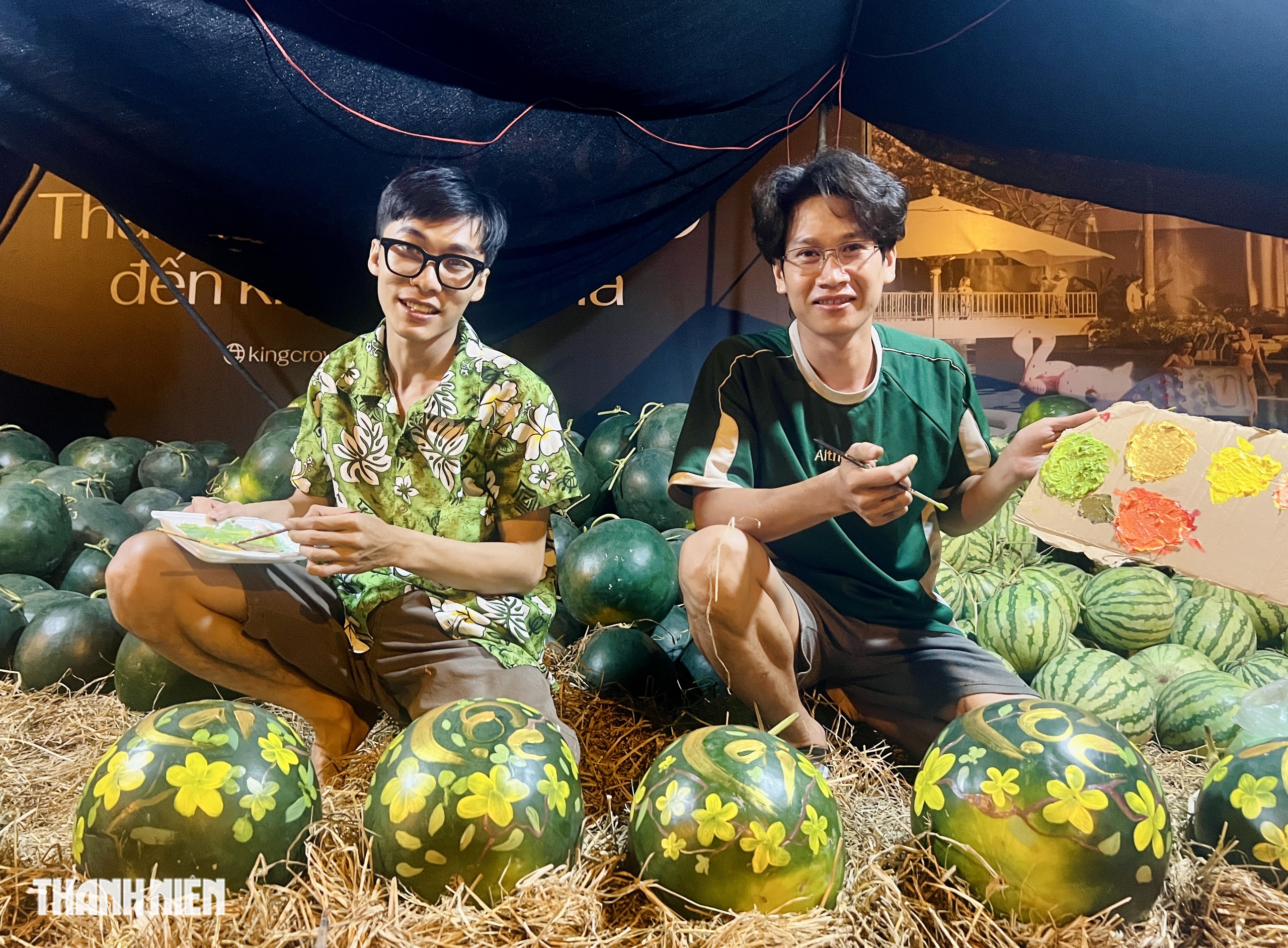 Kiếm tiền ti&ecirc;u tết b&ecirc;n vựa dưa hấu: Họa sĩ trẻ tiết lộ thu nhập - Ảnh 4.