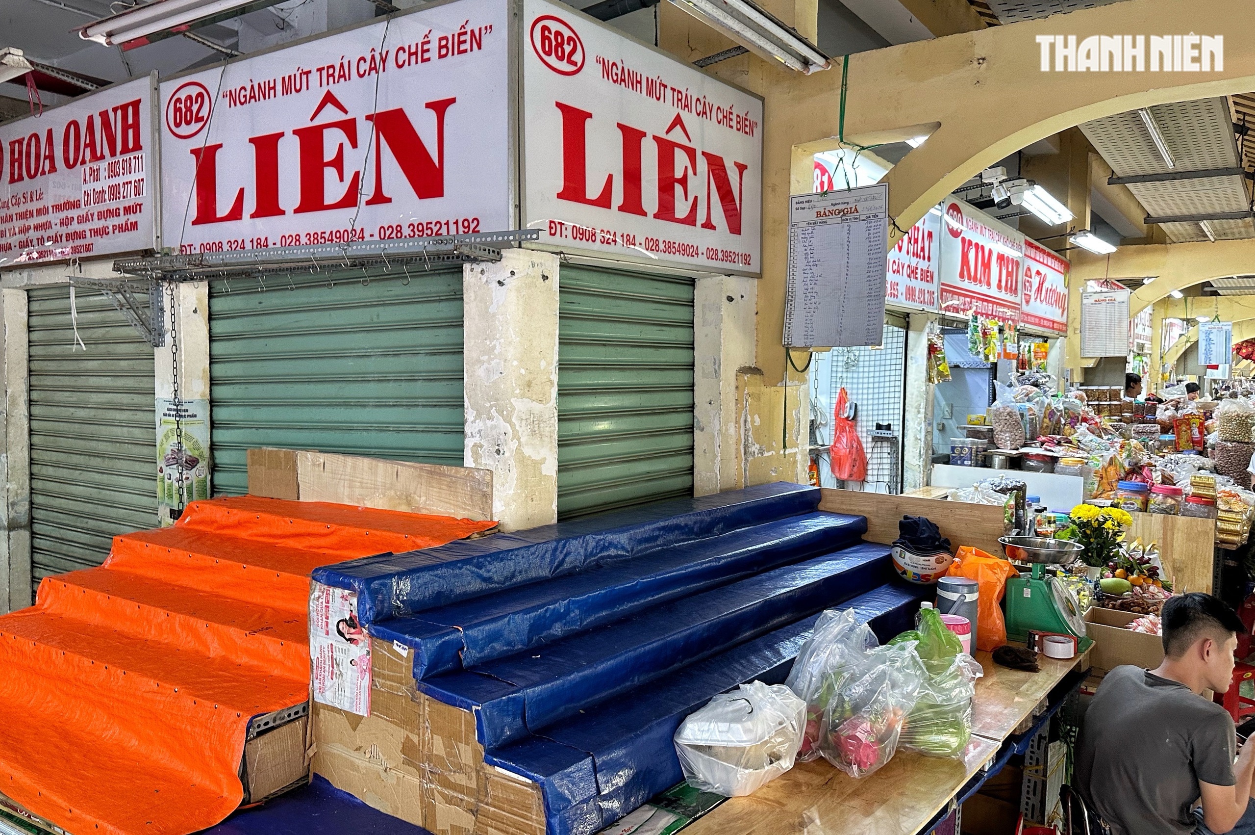 Trưa 27 tết, chuyện lạ chợ Bình Tây: Tiểu thương đóng sạp vì… 'không còn gì bán' - Ảnh 4.