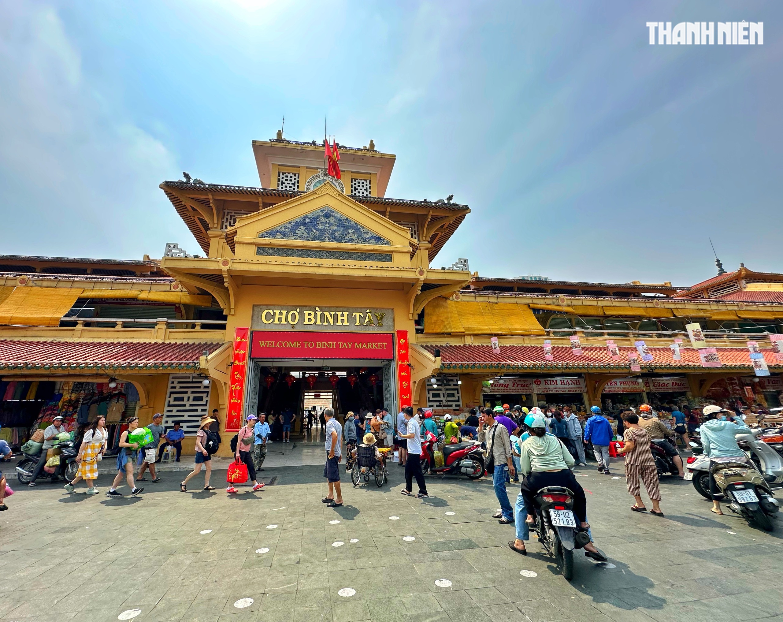 Trưa 27 tết, chuyện lạ chợ Bình Tây: Tiểu thương đóng sạp vì… 'không còn gì bán' - Ảnh 1.