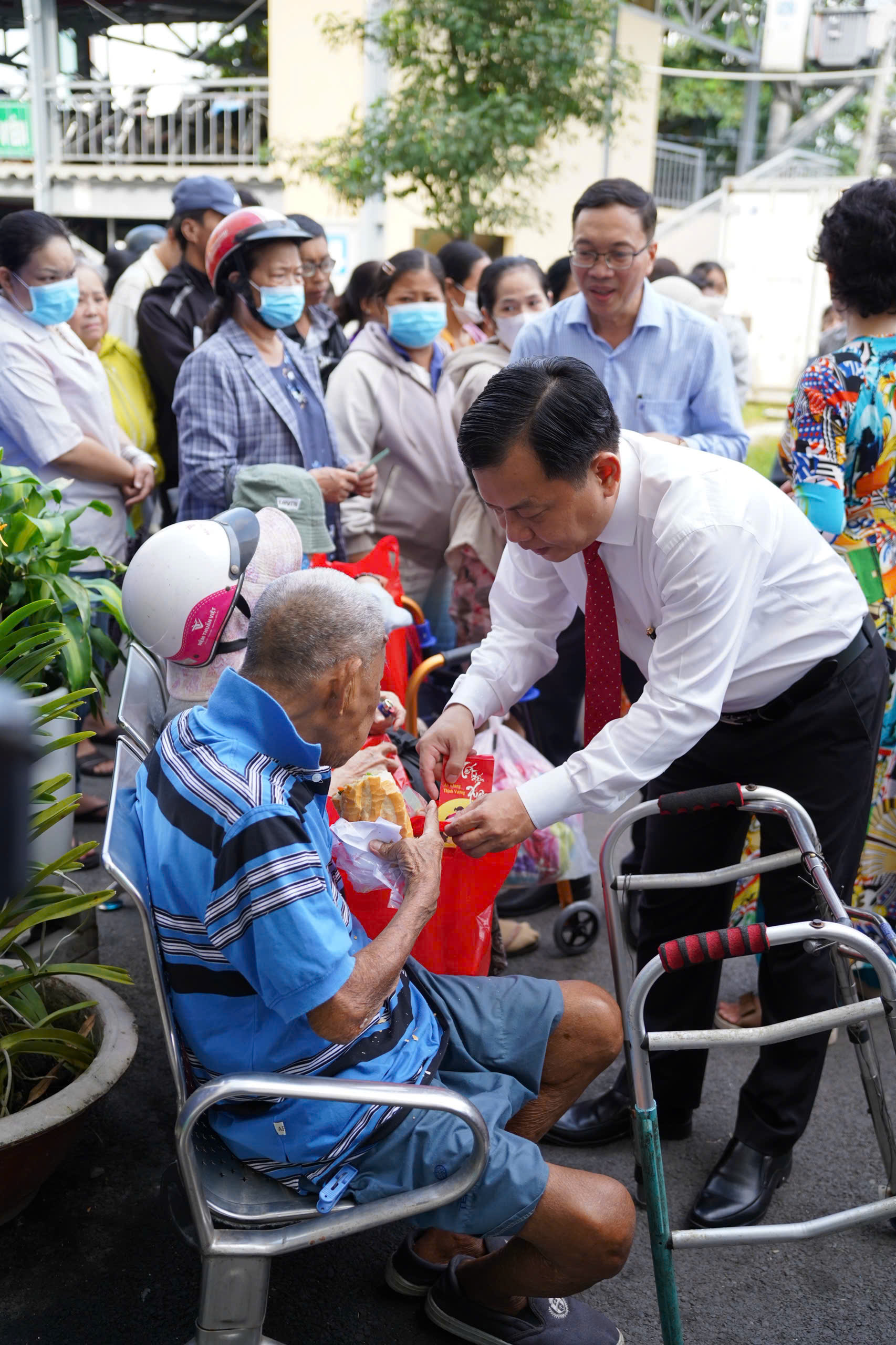 Tết ấm áp ở phương Nam: Món quà nhỏ, nghĩa tình to - Ảnh 10.