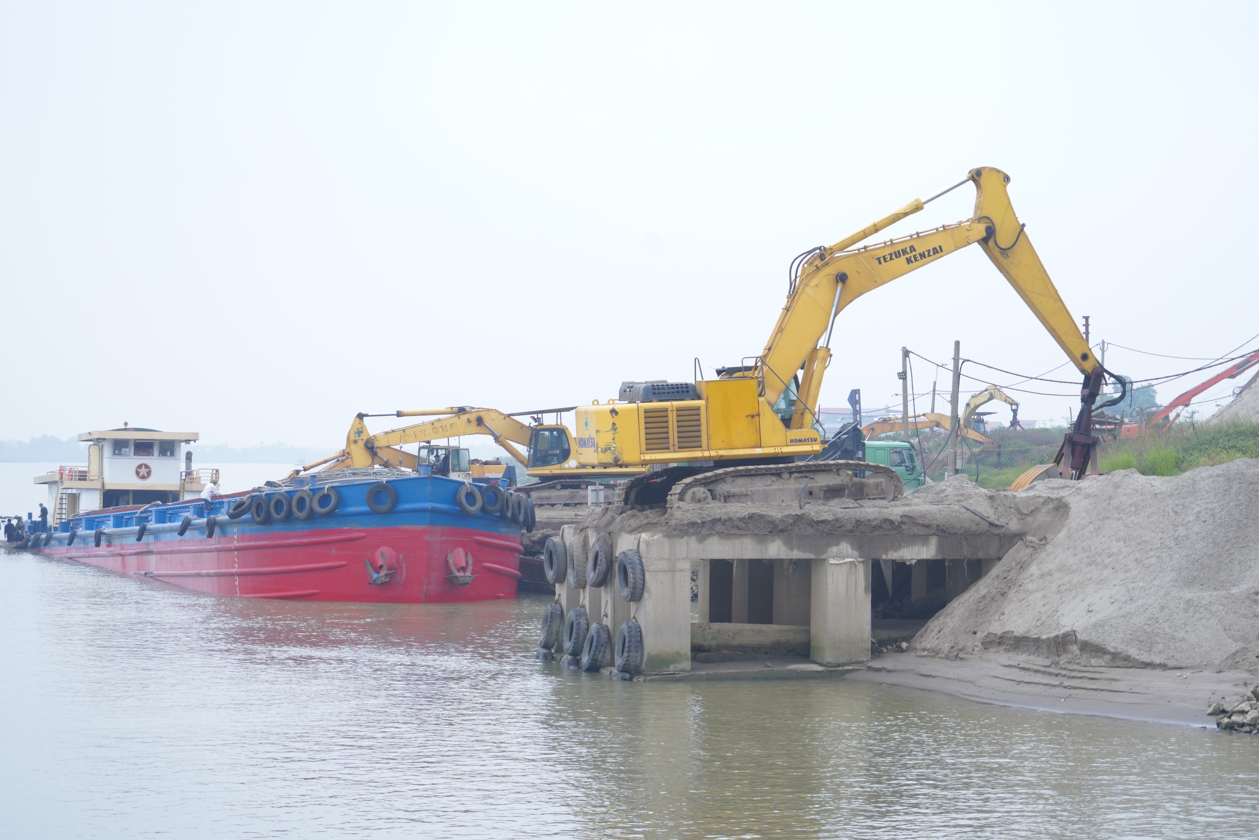 Cảnh nhộn nhịp trên đại công trường Sân bay Gia Bình những ngày cận tết - Ảnh 5.