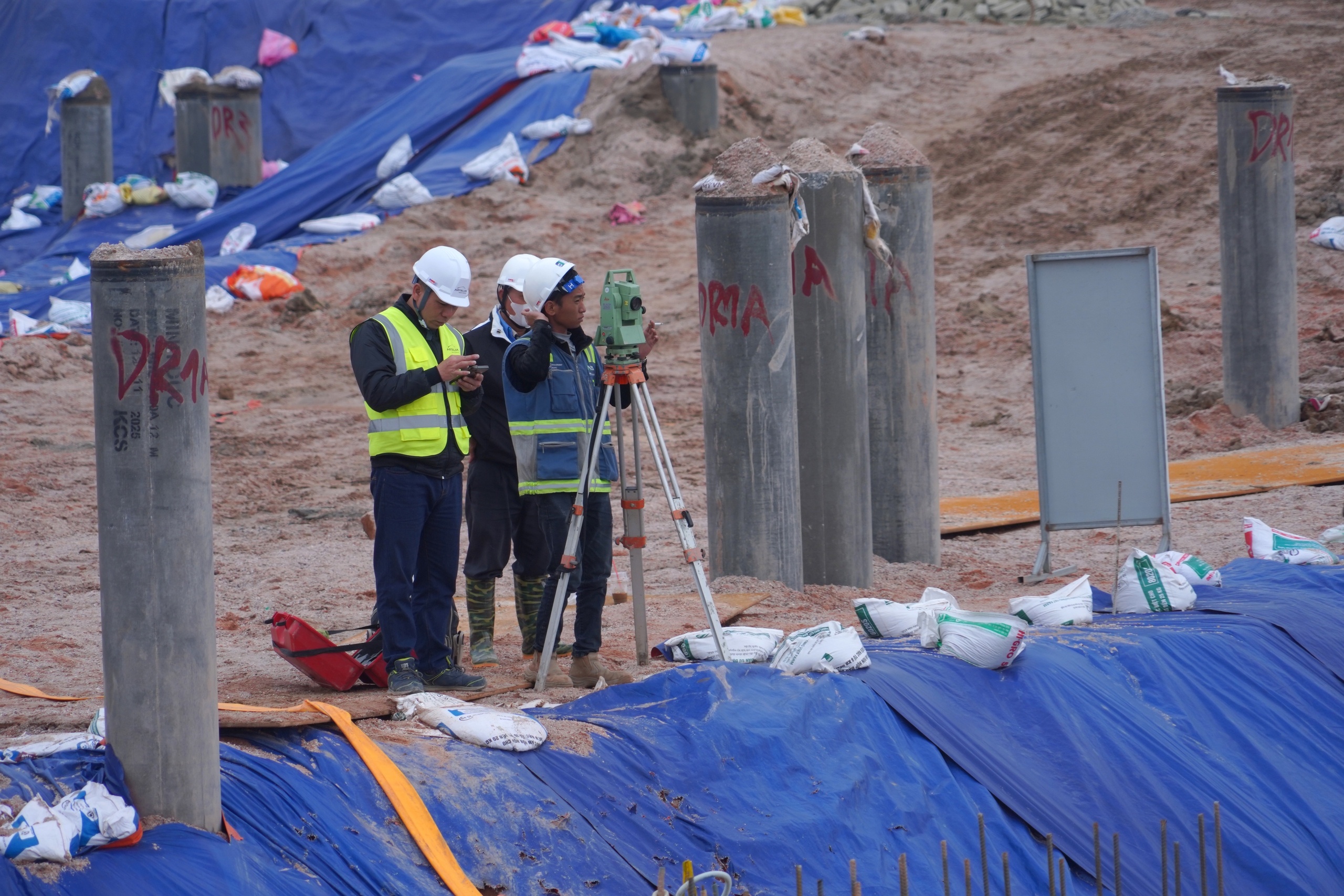 Cảnh nhộn nhịp trên đại công trường Sân bay Gia Bình những ngày cận tết - Ảnh 7.