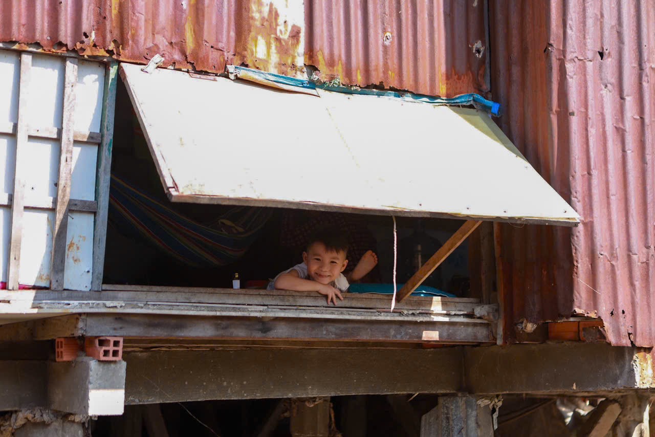 TP.HCM nh&igrave;n từ s&ocirc;ng S&agrave;i G&ograve;n: Những cuộc đời 'k&yacute; gửi' ven k&ecirc;nh- Ảnh 12.