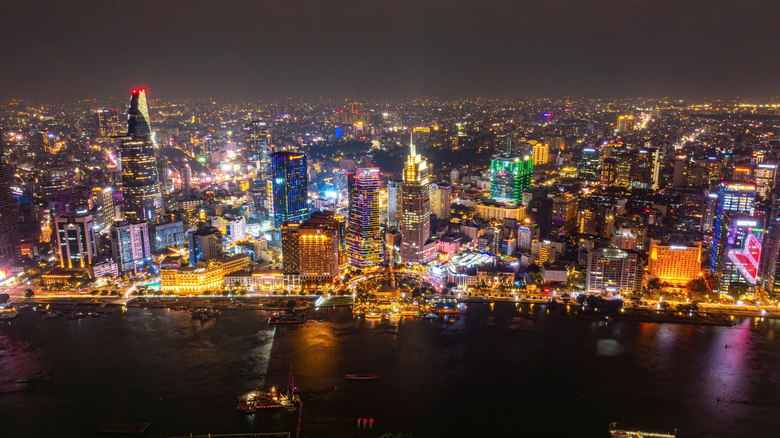 TP.HCM nh&igrave;n từ s&ocirc;ng S&agrave;i G&ograve;n - Kỳ 3: Cuộc đua của những t&ograve;a th&aacute;p chọc trời- Ảnh 12.