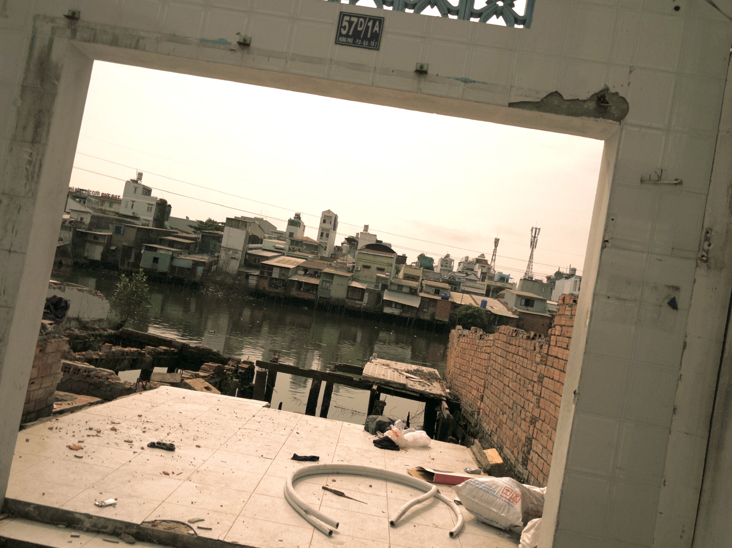 TP.HCM nh&igrave;n từ s&ocirc;ng S&agrave;i G&ograve;n: Những cuộc đời 'k&yacute; gửi' ven k&ecirc;nh- Ảnh 14.