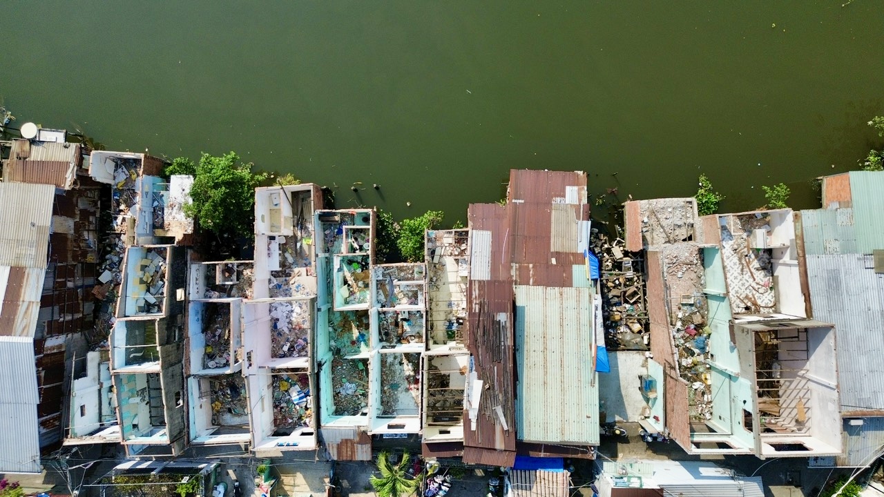 TP.HCM nh&igrave;n từ s&ocirc;ng S&agrave;i G&ograve;n: Những cuộc đời 'k&yacute; gửi' ven k&ecirc;nh- Ảnh 15.