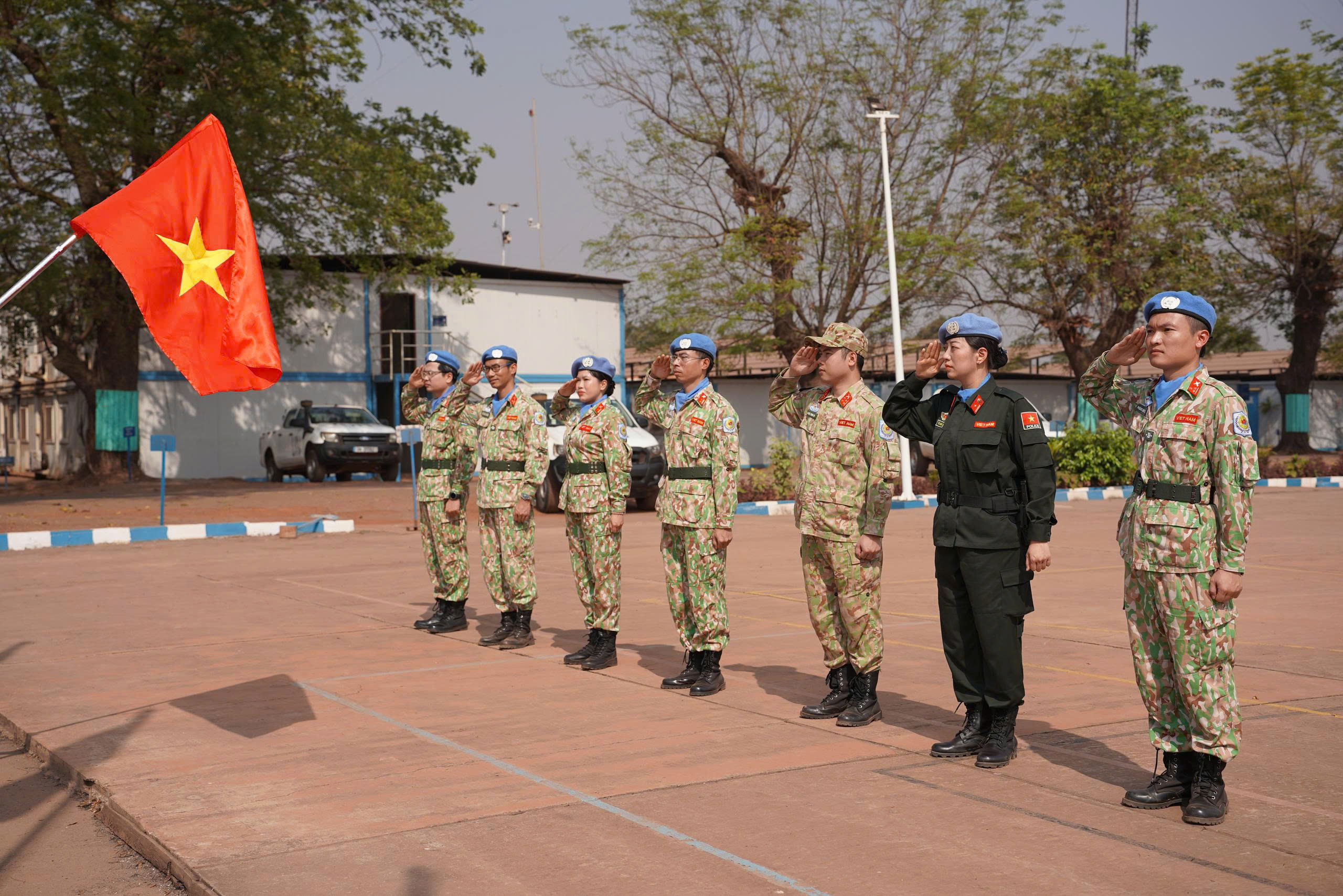 Tâm sự của những chiến sĩ mũ nồi xanh lần đầu đón tết ở châu Phi- Ảnh 5.