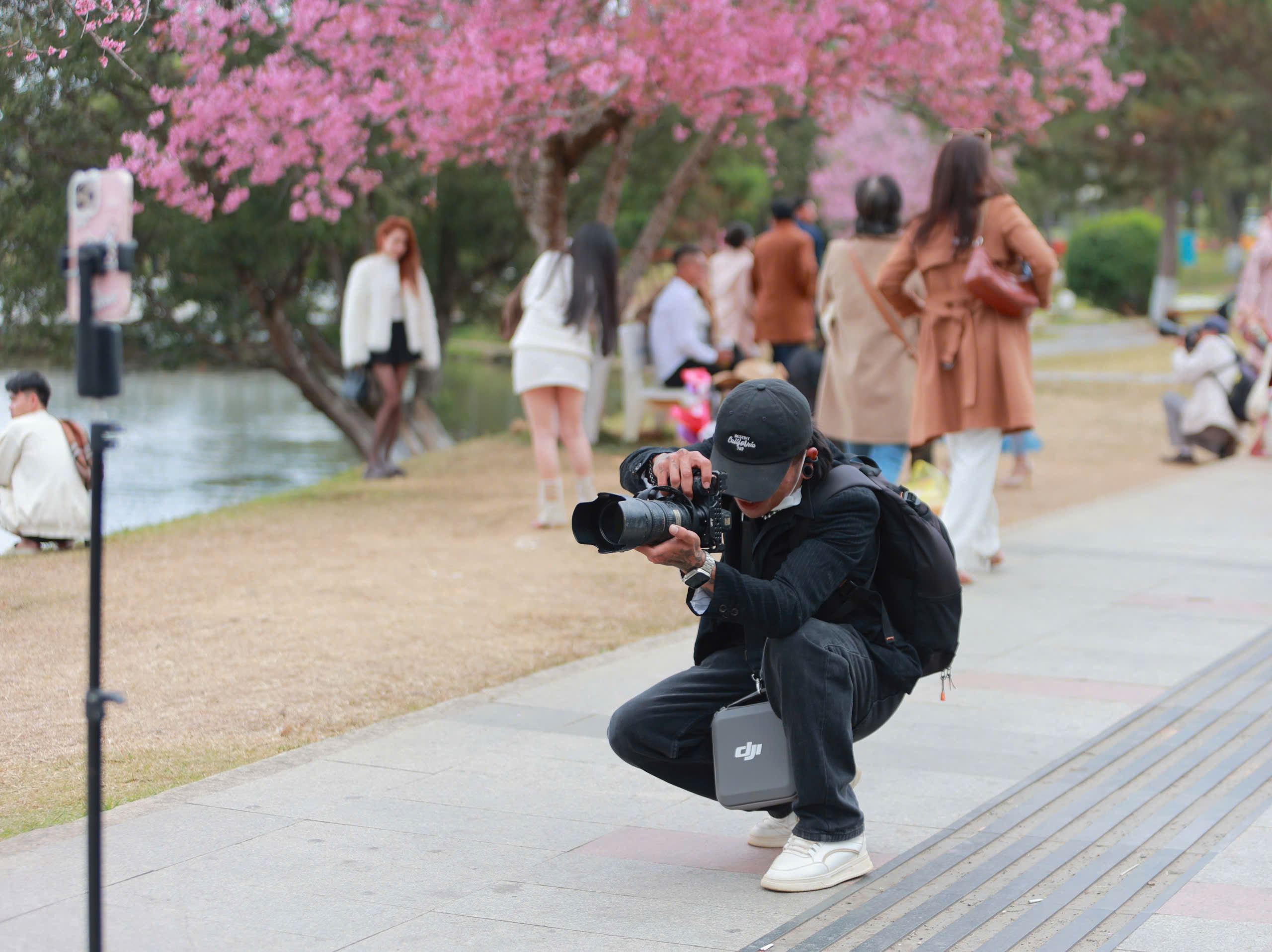 Thợ ảnh dạo Đ&agrave; Lạt: Bỏ in h&igrave;nh, chuyển sang 'bắn' file, thu tiền triệu mỗi ng&agrave;y- Ảnh 4.