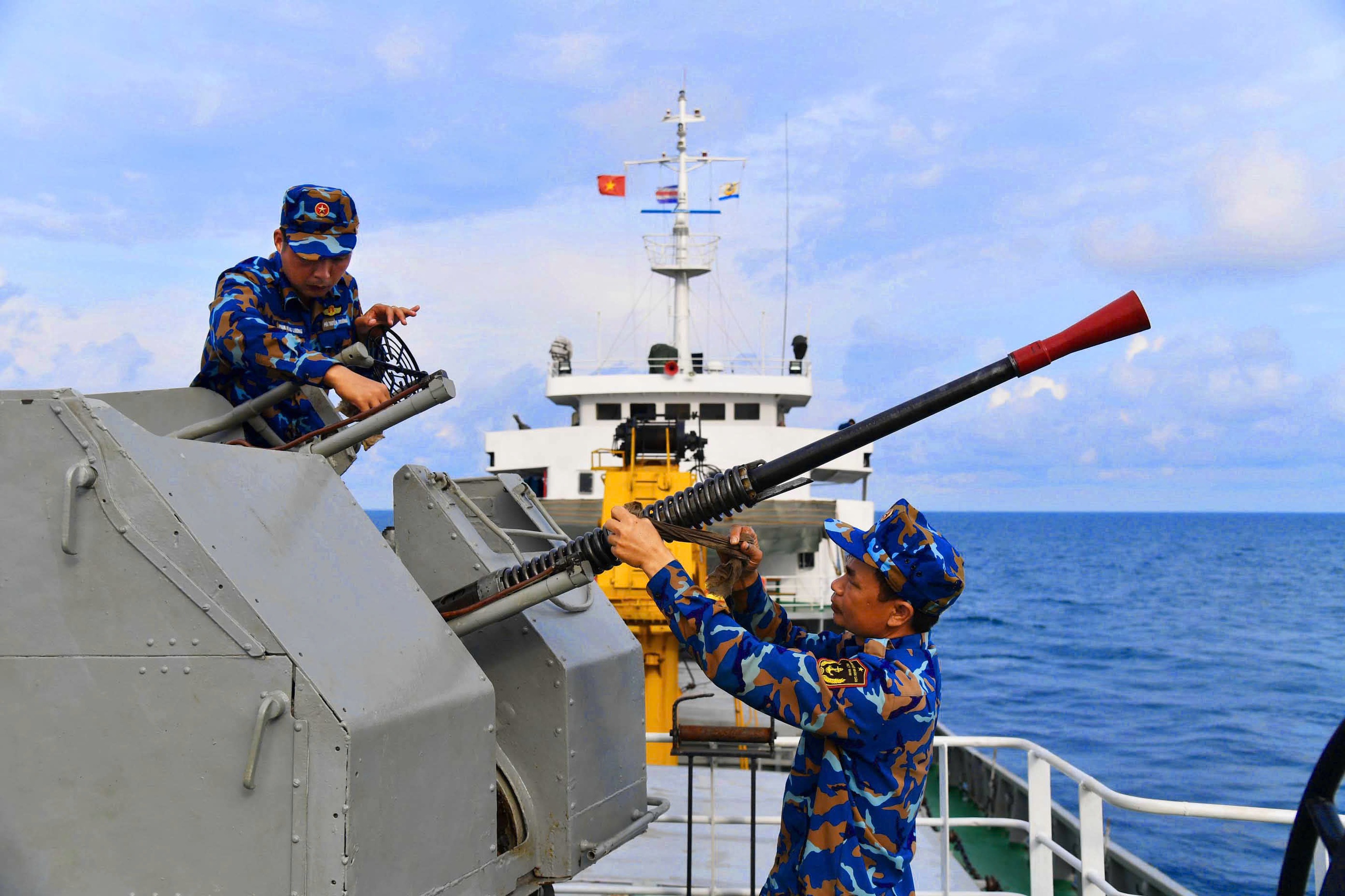 Đón tết nơi đầu sóng- Ảnh 2. Đón tết nơi đầu sóng- Ảnh 2.