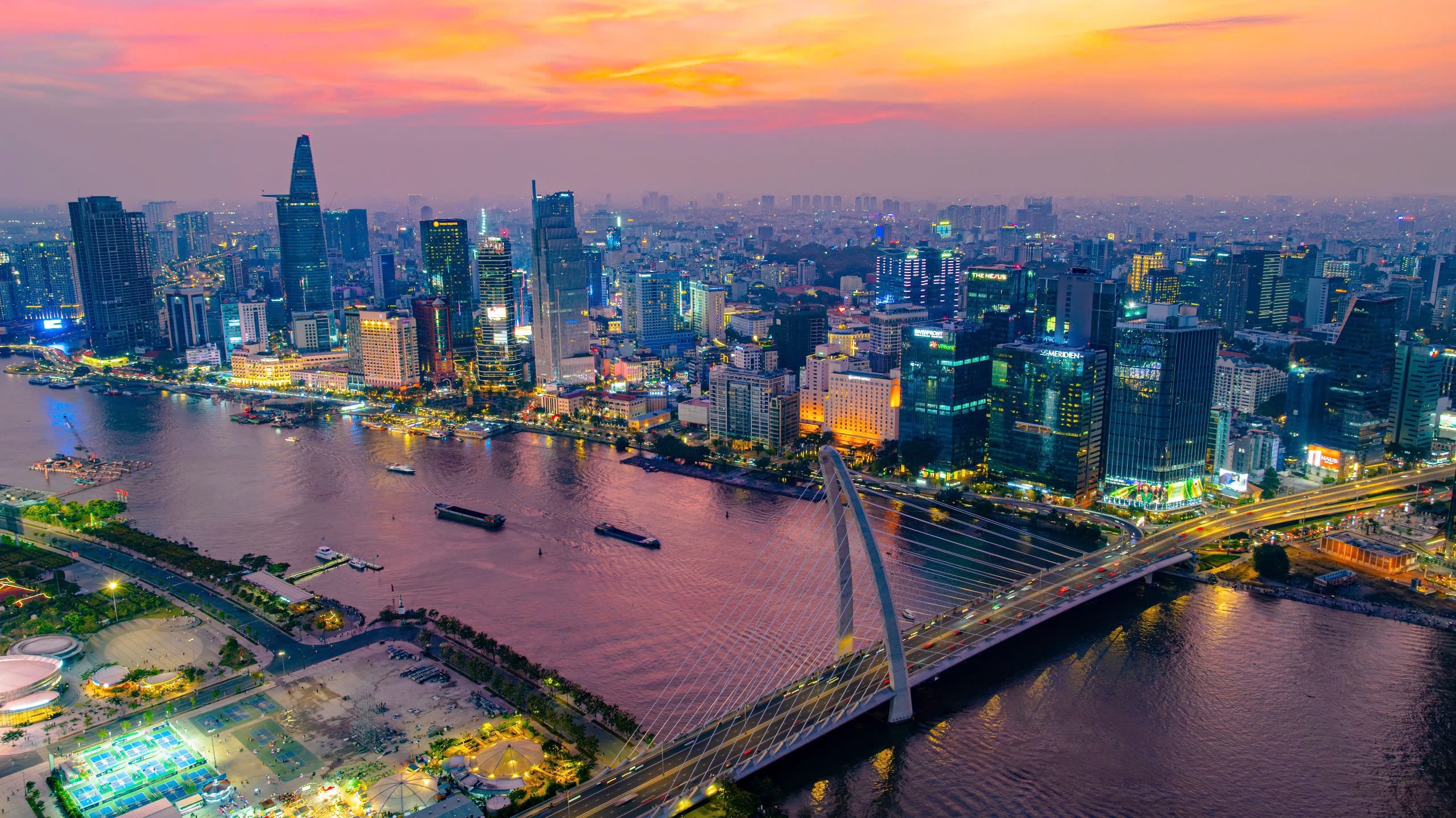 TP.HCM nh&igrave;n từ s&ocirc;ng S&agrave;i G&ograve;n - Kỳ 3: Cuộc đua của những t&ograve;a th&aacute;p chọc trời- Ảnh 8.