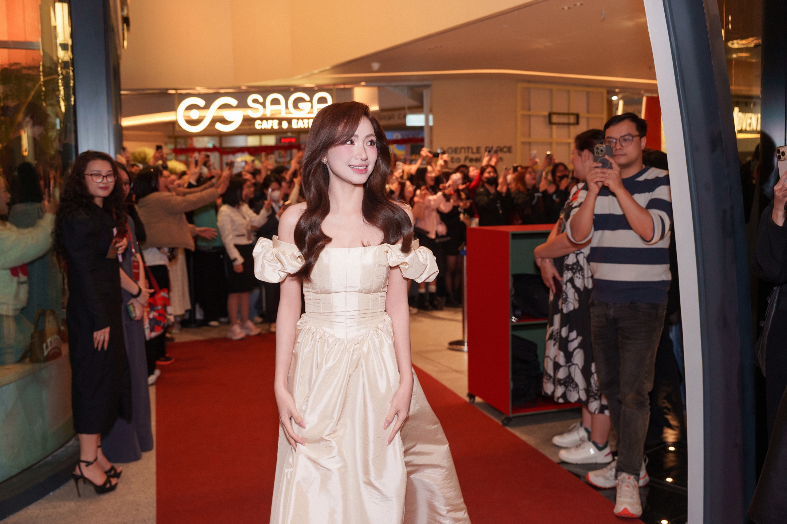 Trấn Th&agrave;nh g&acirc;y ch&uacute; &yacute; khi hội ngộ &lsquo;t&igrave;nh cũ&rsquo;- Ảnh 5.