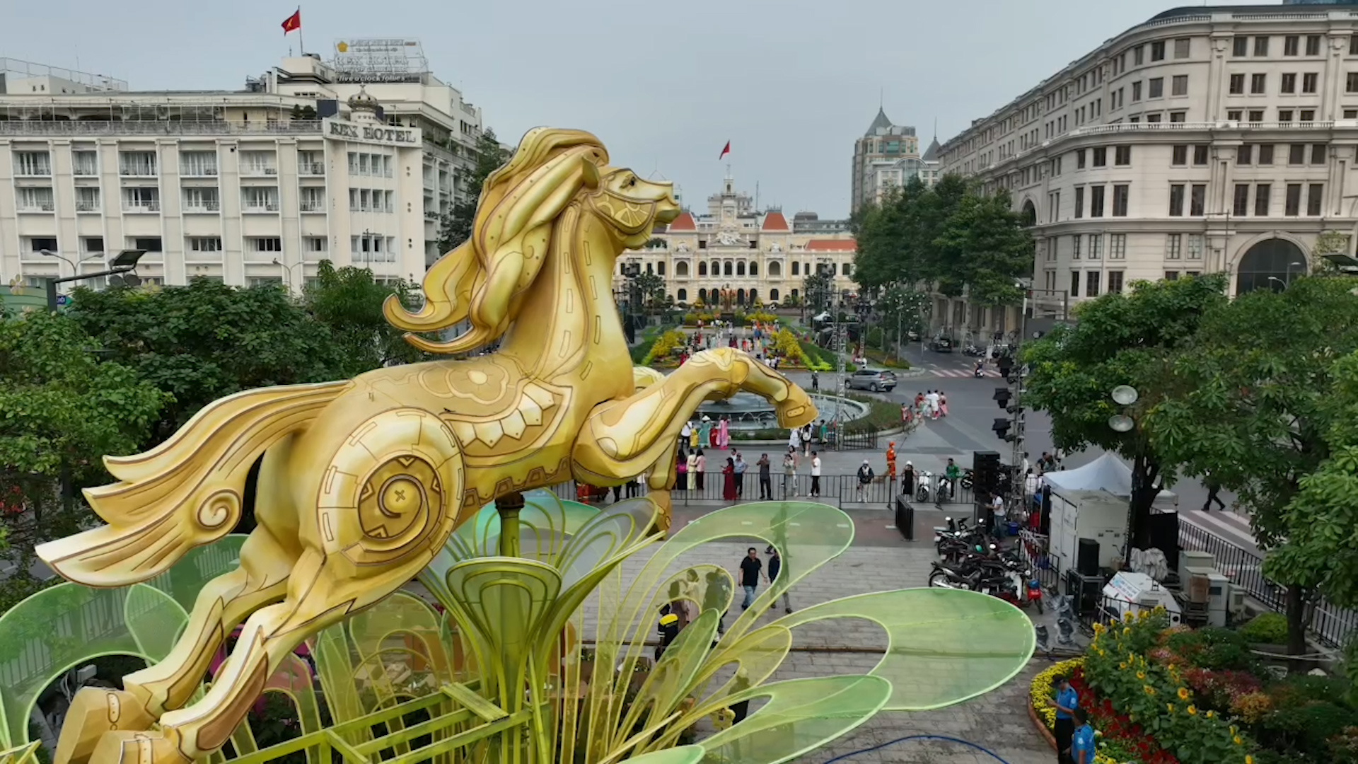 Trải nghiệm đường hoa Nguyễn Huệ Tết Bính Ngọ 2026: Dấu ấn siêu đô thị sau sáp nhập - Ảnh 4.