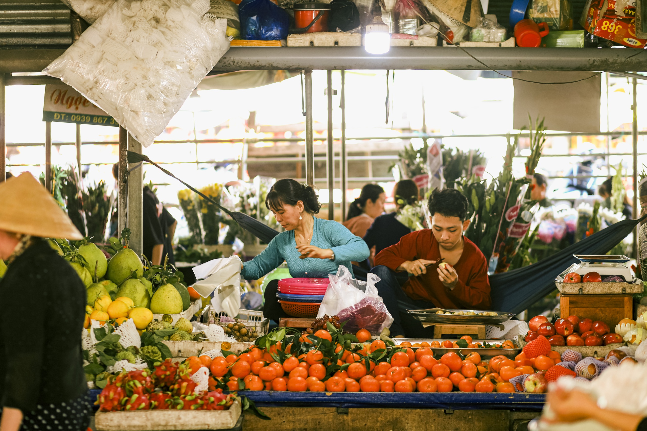 Chợ miền Tây Đất Sét ngày 28 tết: Khám phá hương vị tết truyền thống - Ảnh 4.